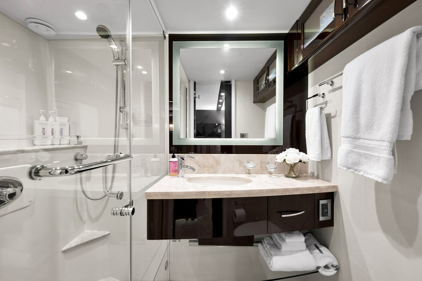 2008 Lazzara Yachts LSX 75
