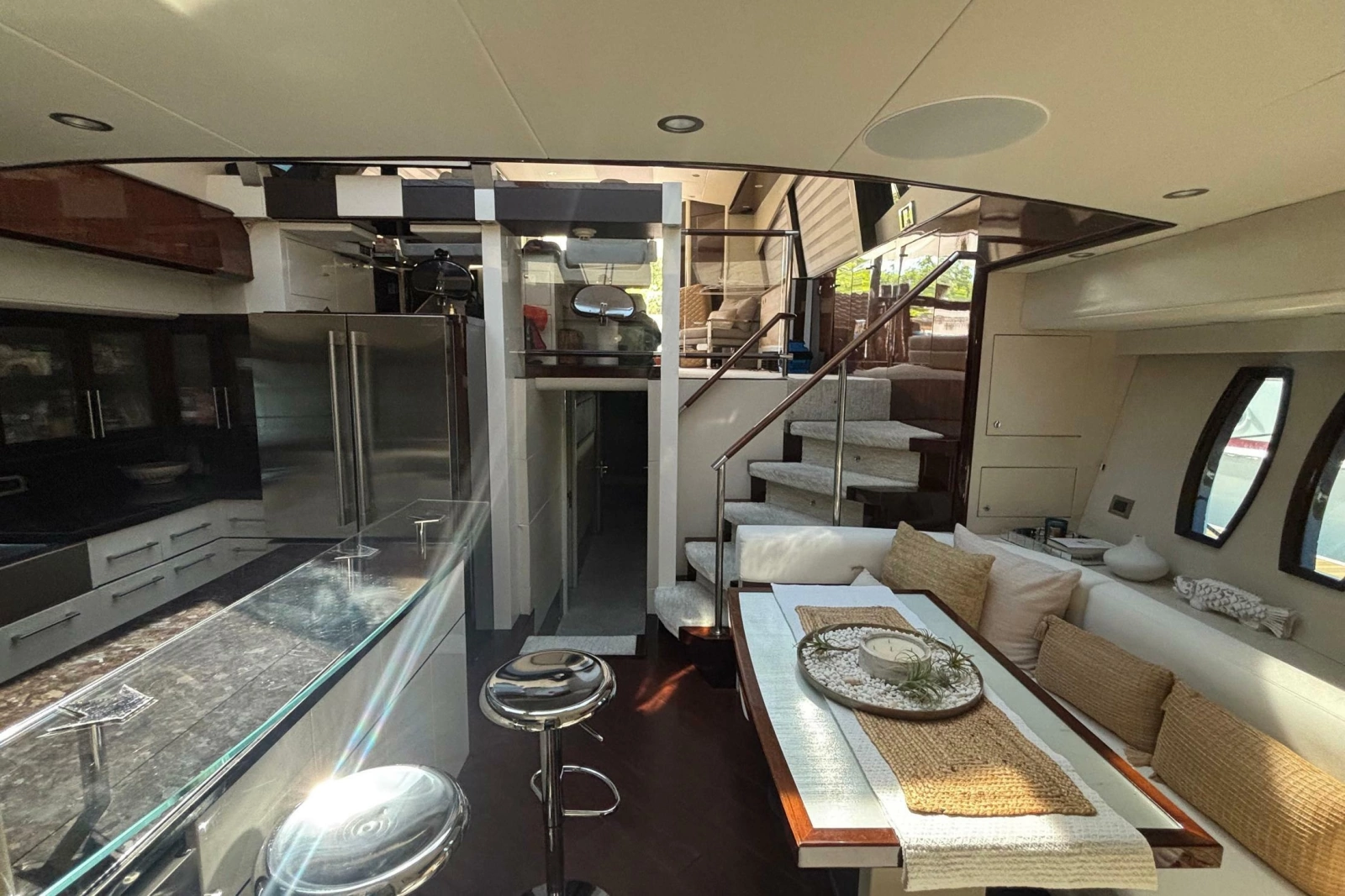 2008 Lazzara Yachts LSX 75