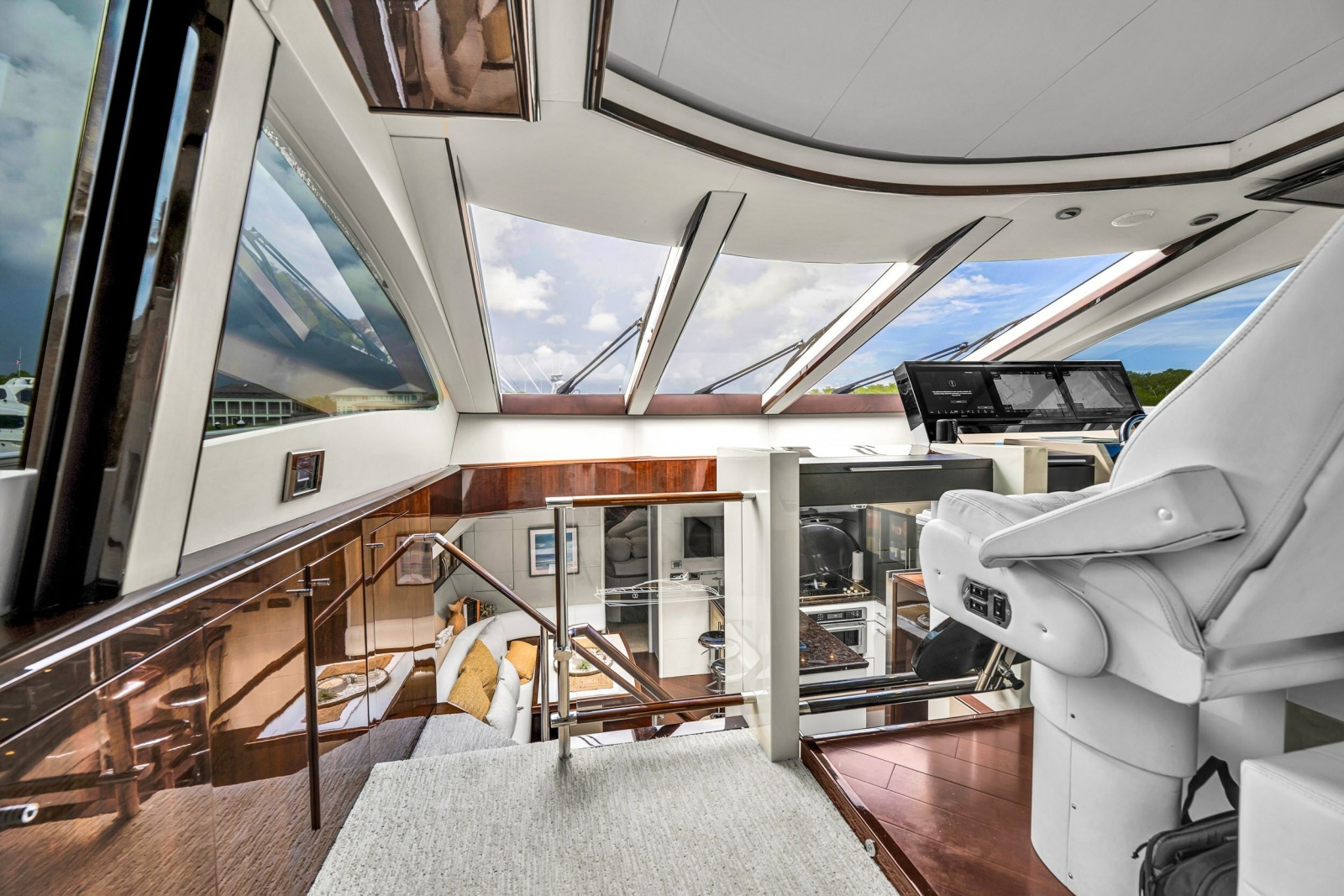 2008 Lazzara Yachts LSX 75
