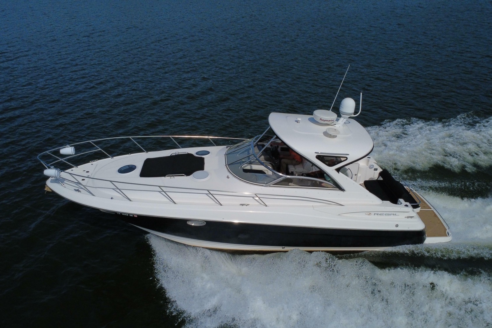 2008 Regal 3760 Sportyacht