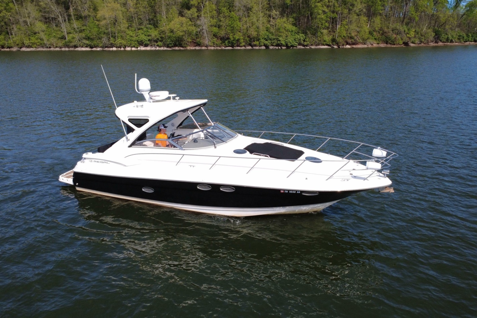 2008 Regal 3760 Sportyacht