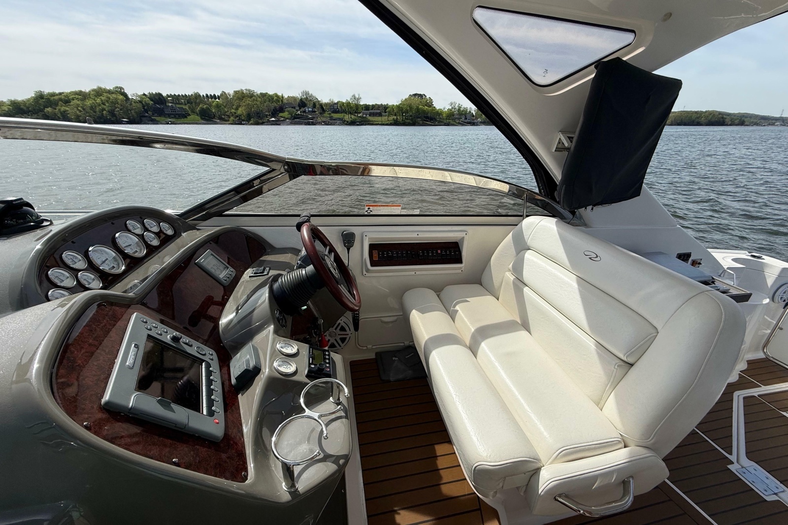 2008 Regal 3760 Sportyacht