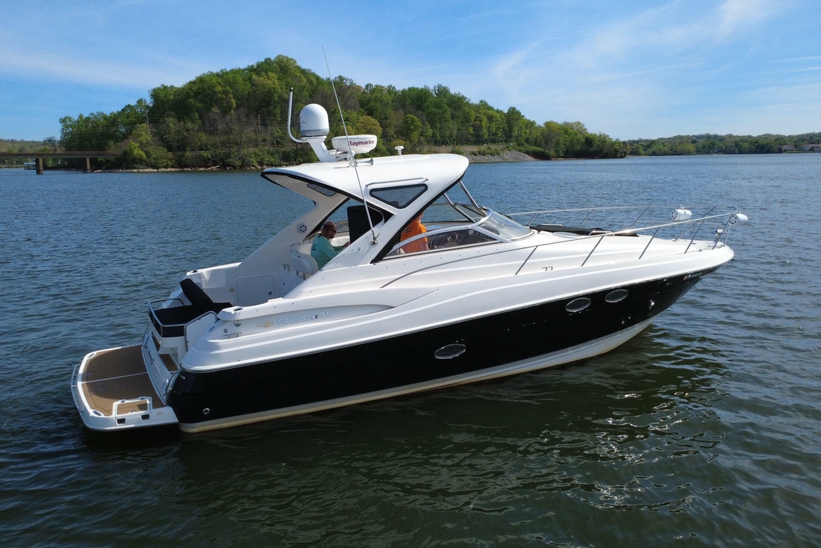 2008 Regal 3760 Sportyacht