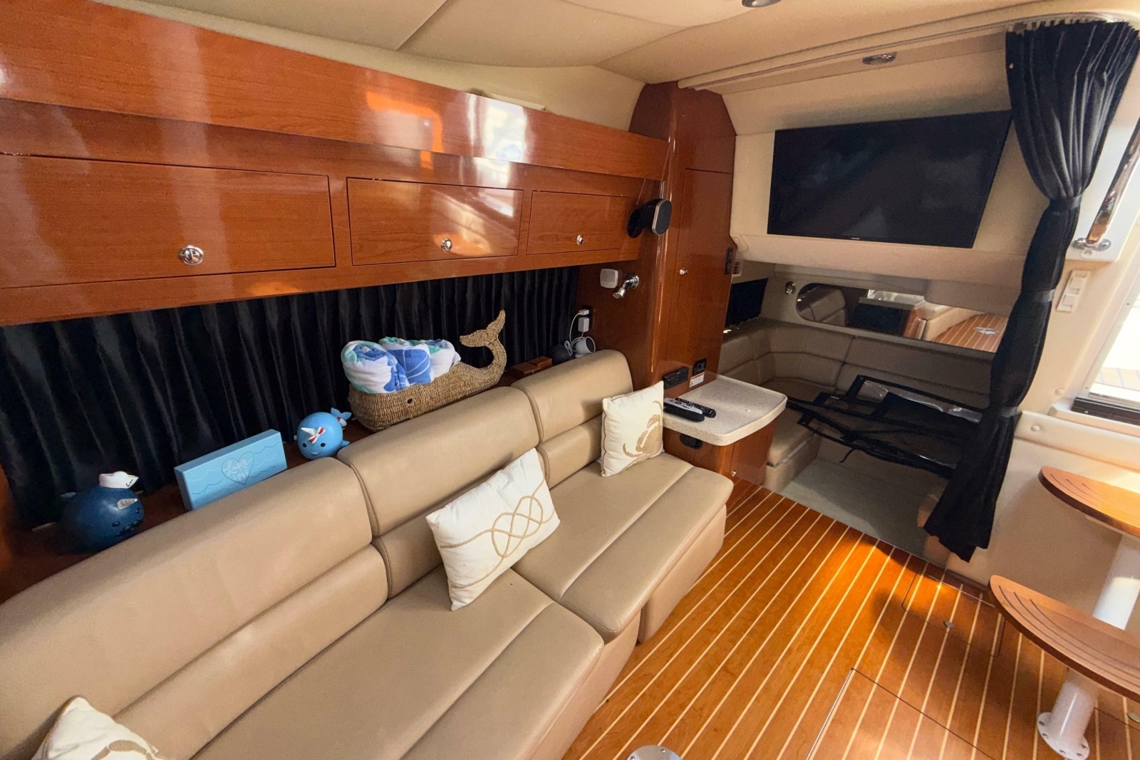 2008 Regal 3760 Sportyacht