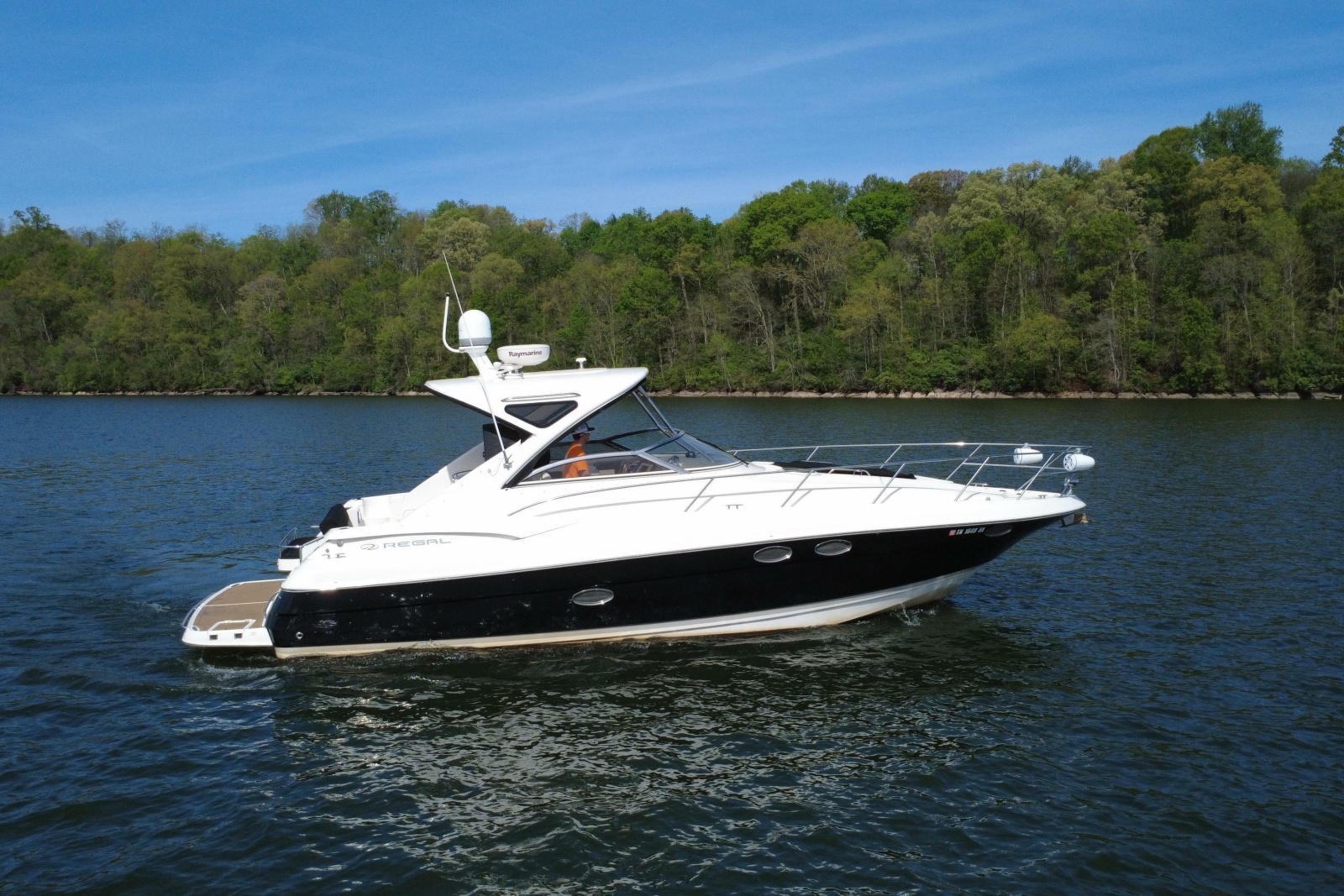 2008 Regal 3760 Sportyacht