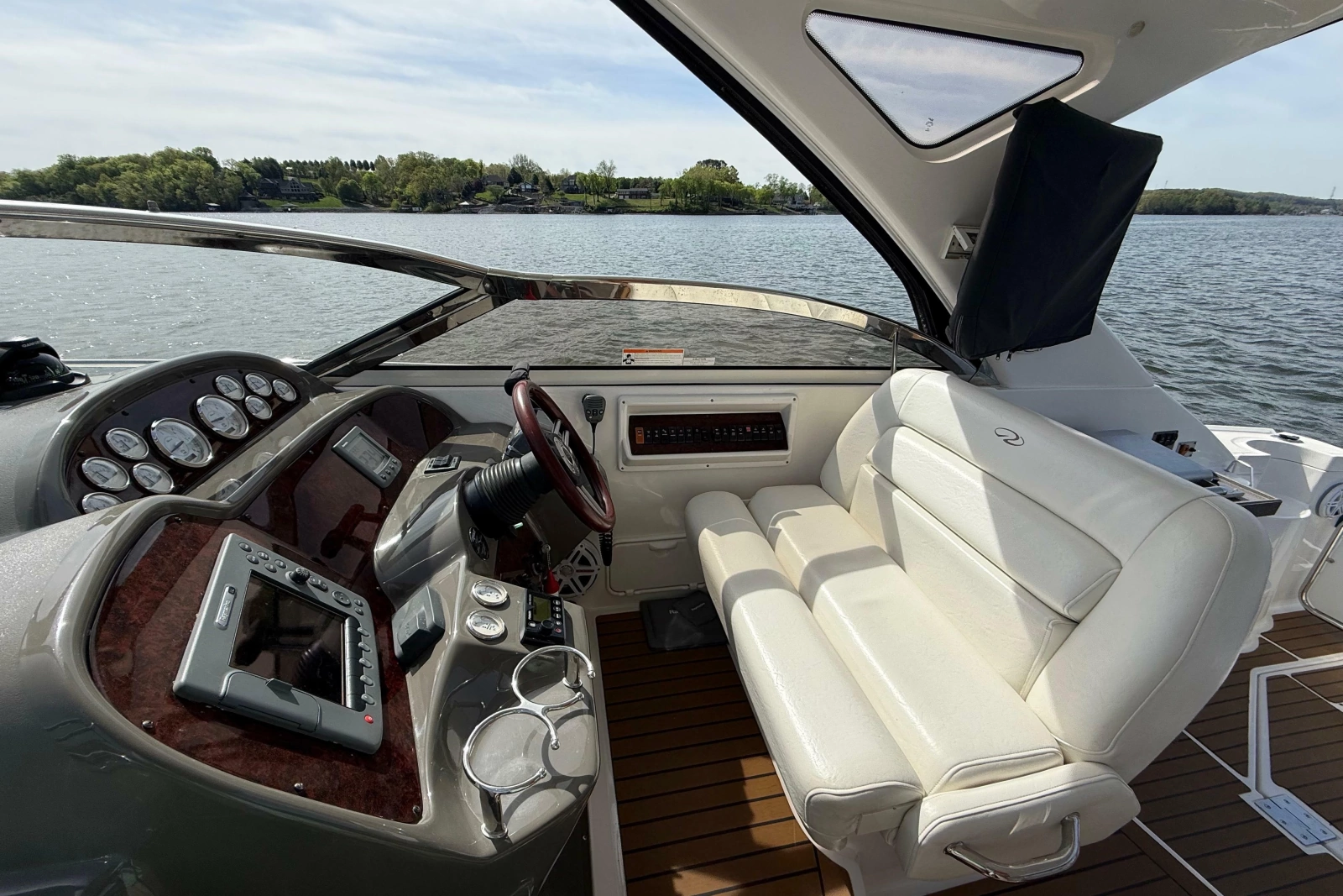 2008 Regal 3760 Sportyacht