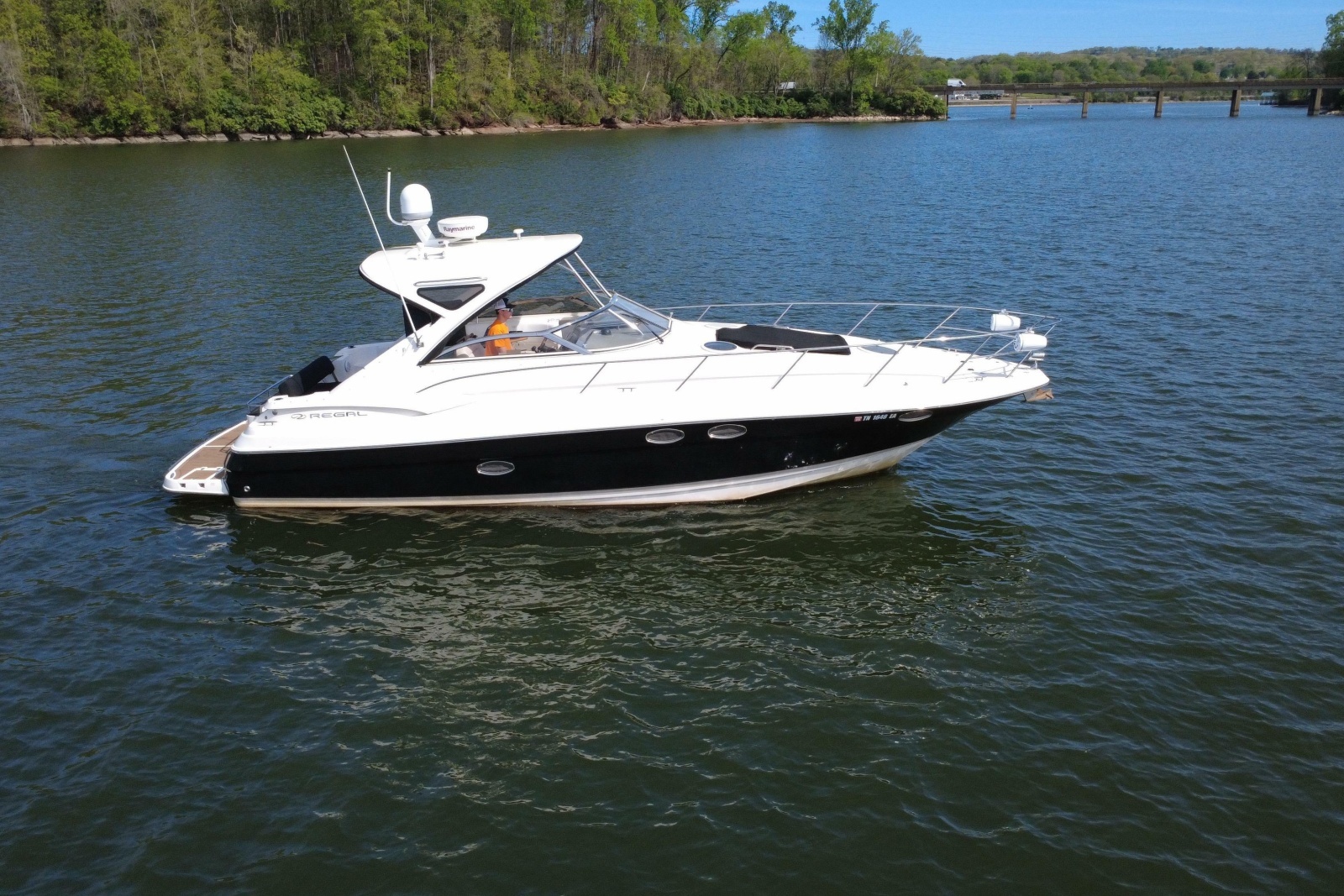 2008 Regal 3760 Sportyacht