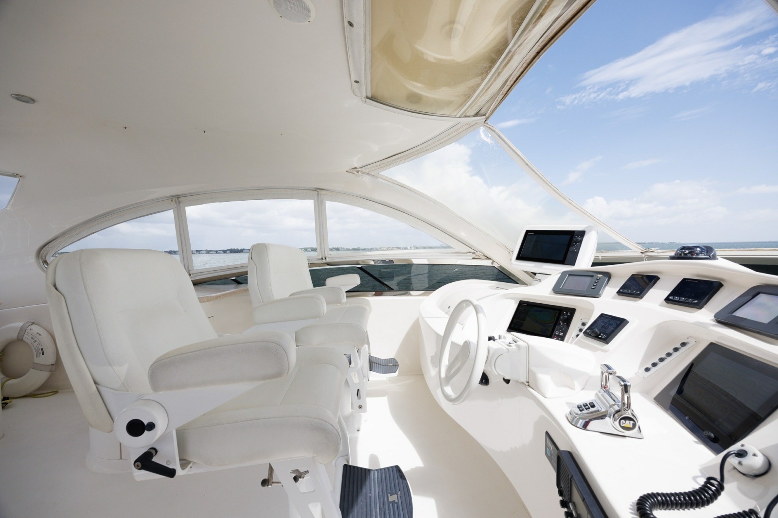 2007 Lazzara Yachts 74 MOTOR YACHT