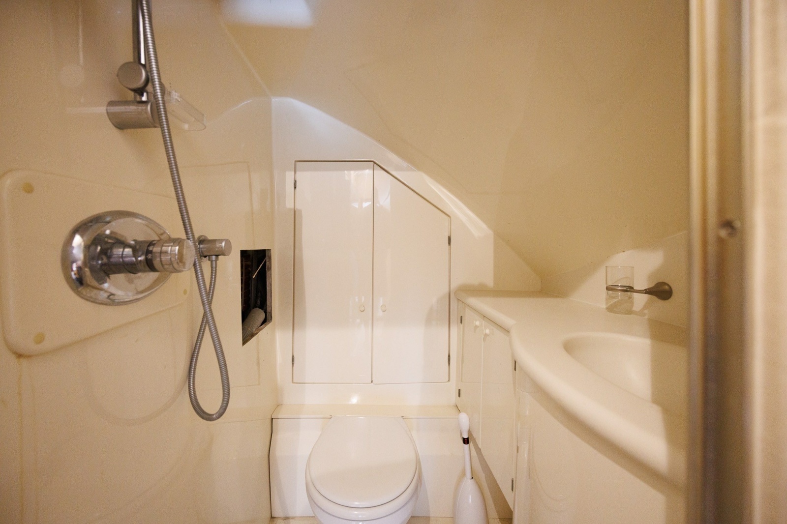 2007 Lazzara Yachts 74 MOTOR YACHT