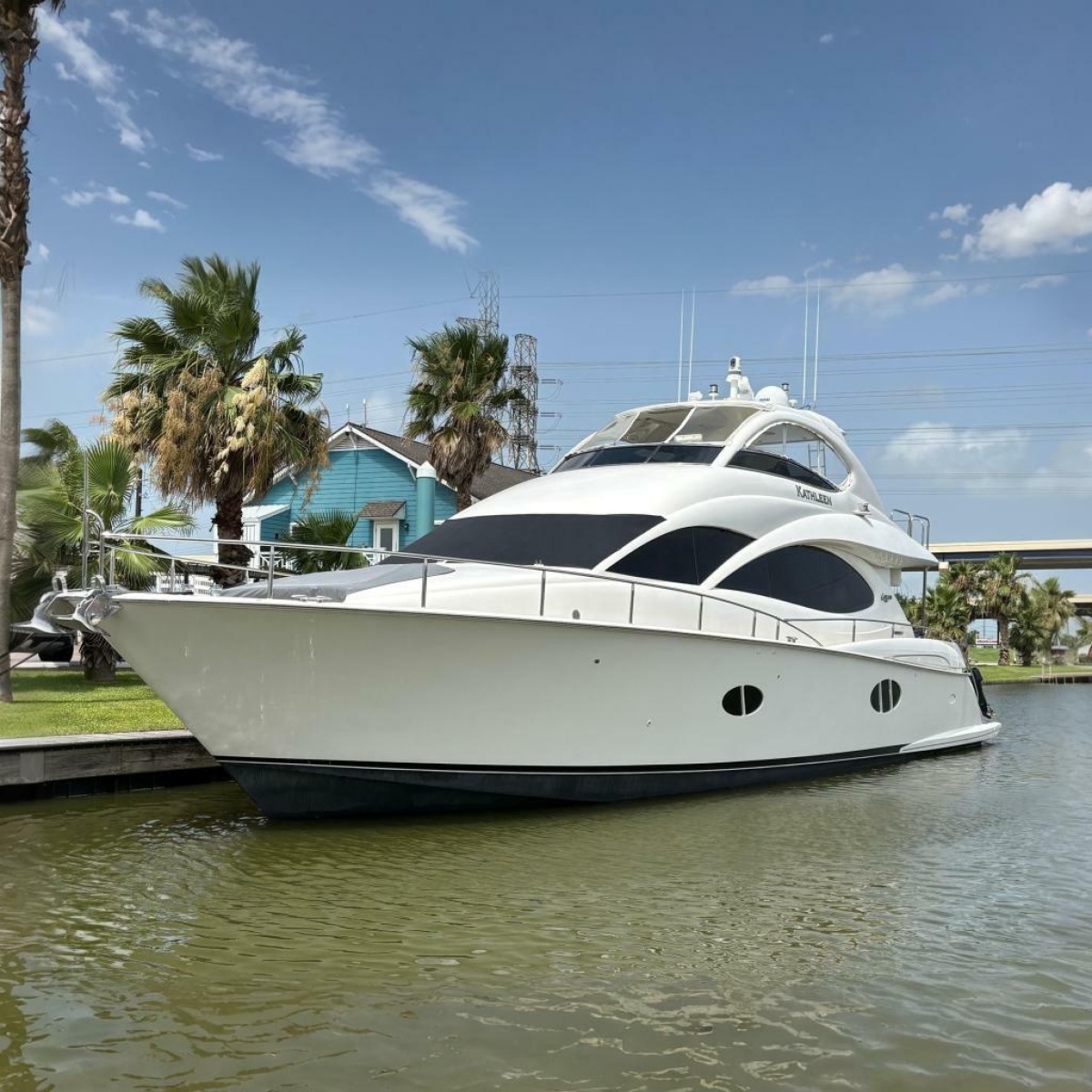 2007 Lazzara Yachts 74 MOTOR YACHT