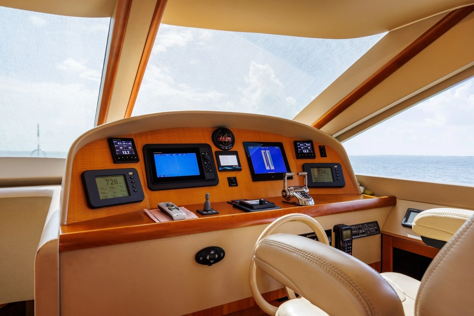 2007 Lazzara Yachts 74 MOTOR YACHT
