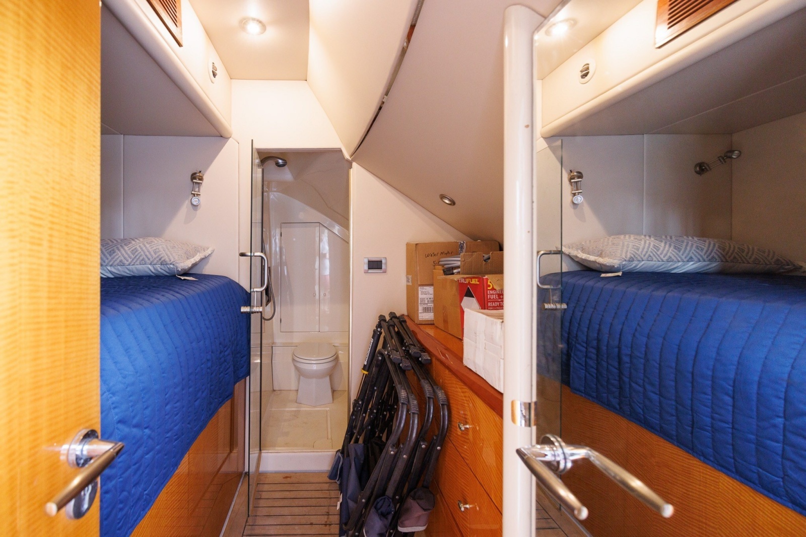 2007 Lazzara Yachts 74 MOTOR YACHT