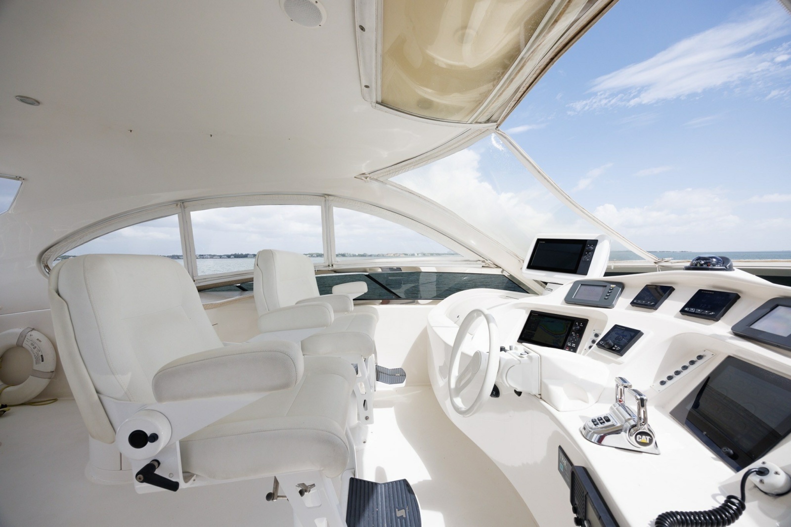 2007 Lazzara Yachts 74 MOTOR YACHT