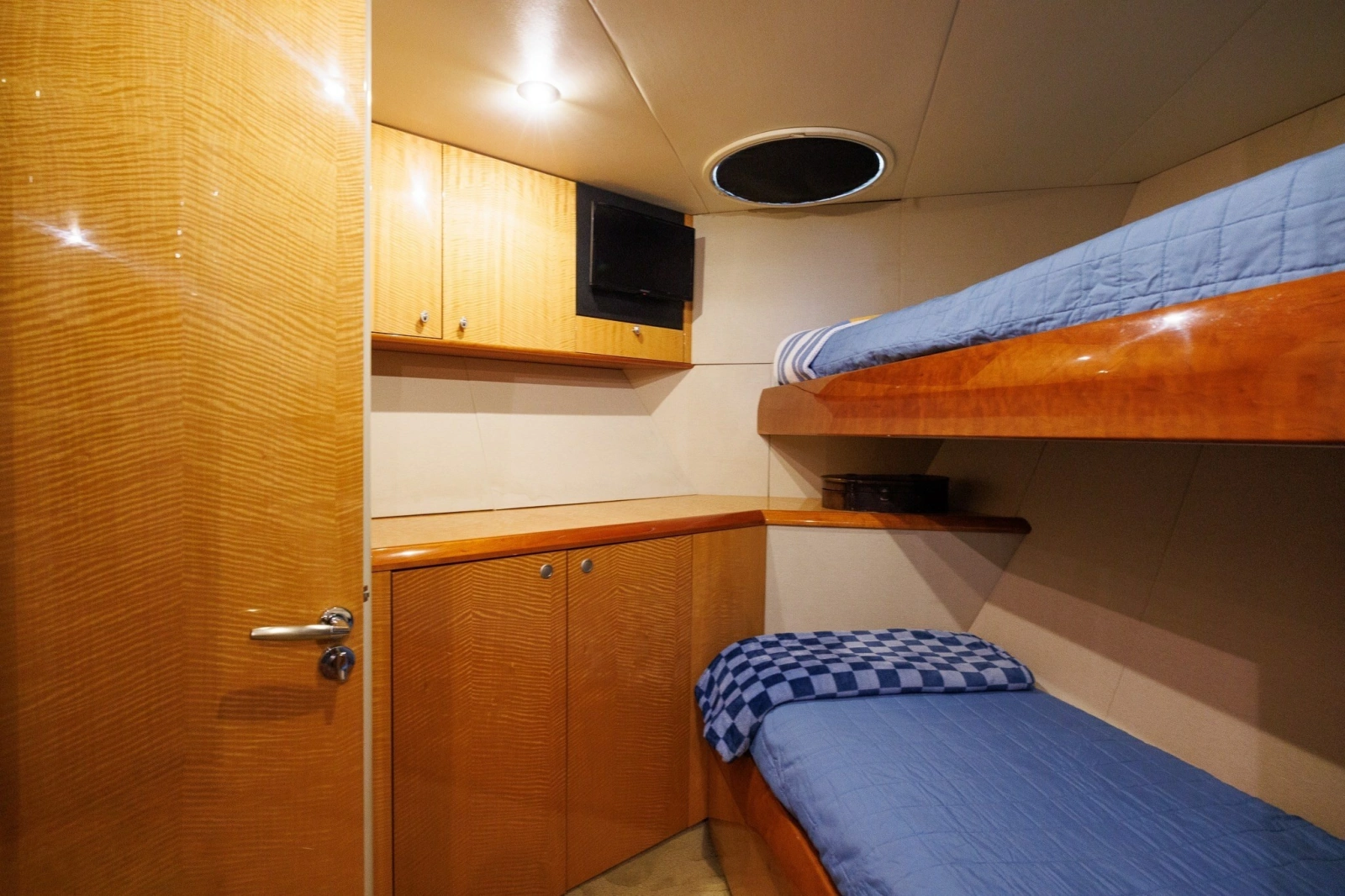2007 Lazzara Yachts 74 MOTOR YACHT