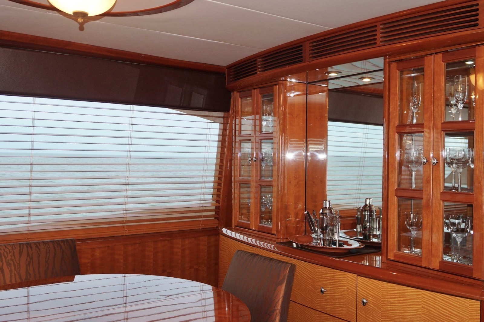 2007 Lazzara Yachts 74 MOTOR YACHT