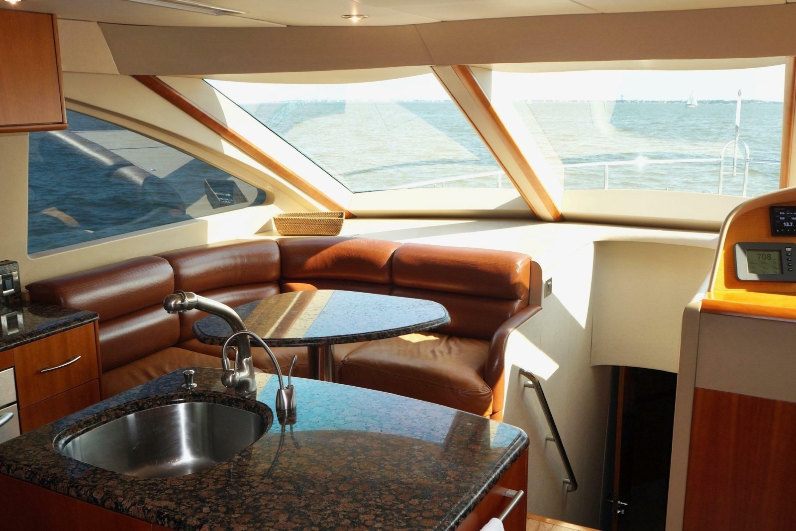 2007 Lazzara Yachts 74 MOTOR YACHT