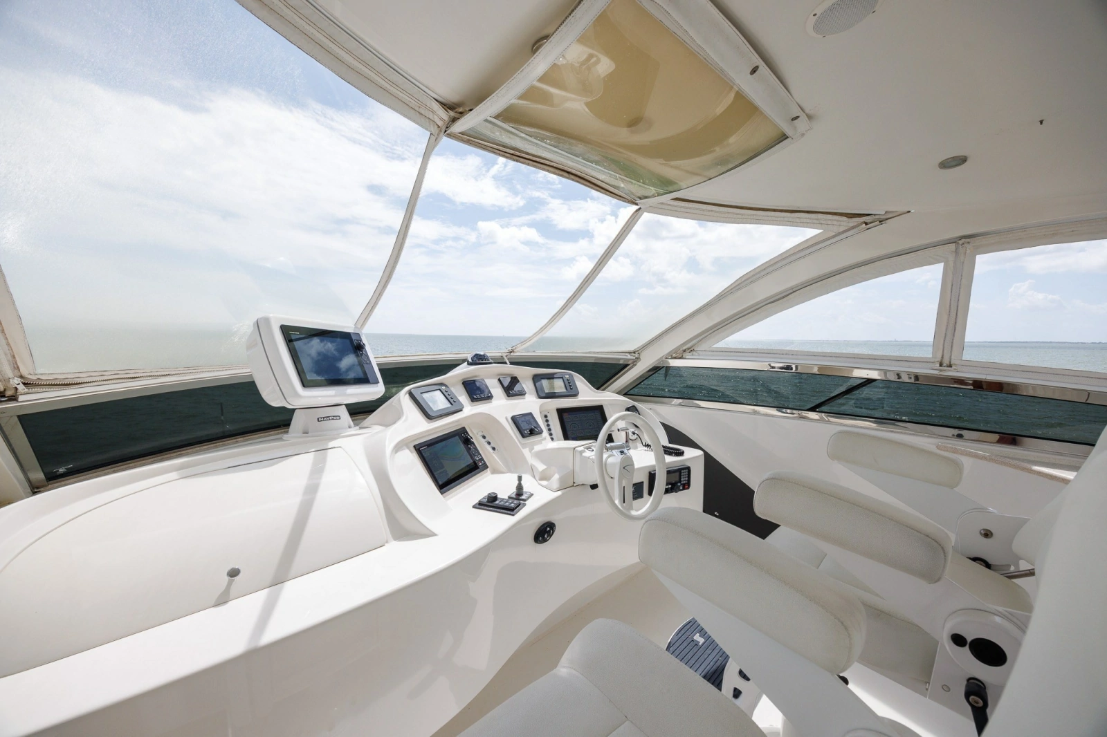 2007 Lazzara Yachts 74 MOTOR YACHT