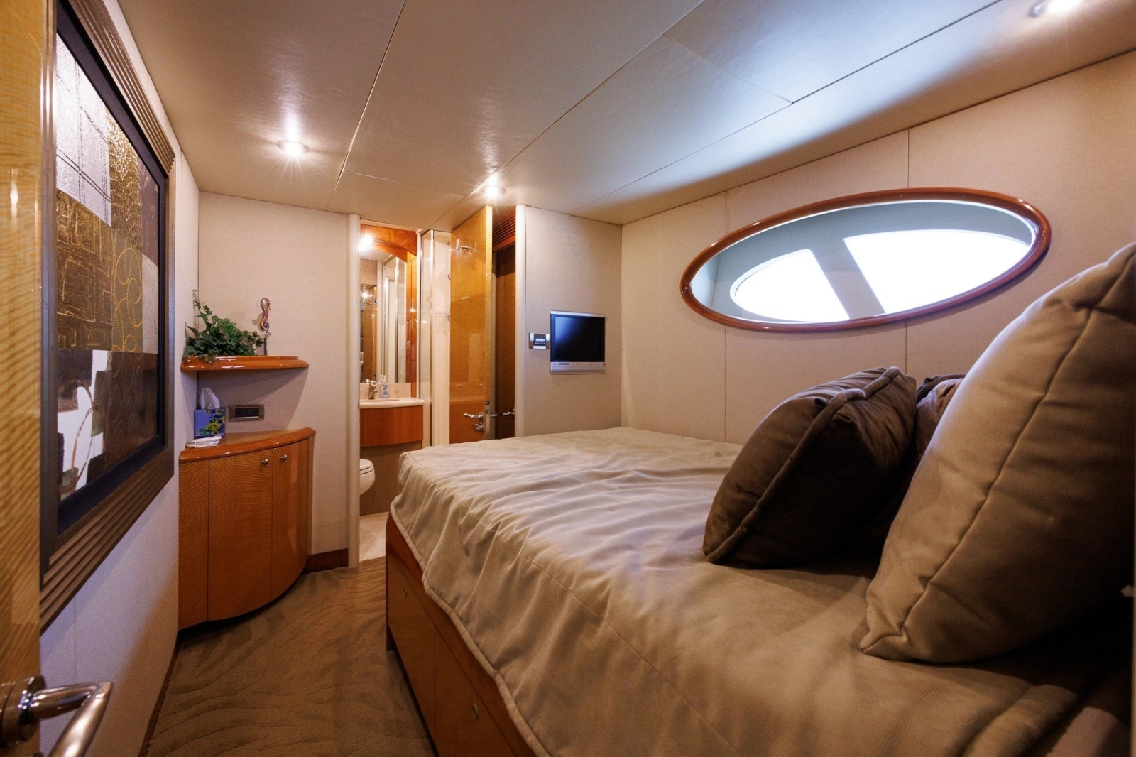 2007 Lazzara Yachts 74 MOTOR YACHT