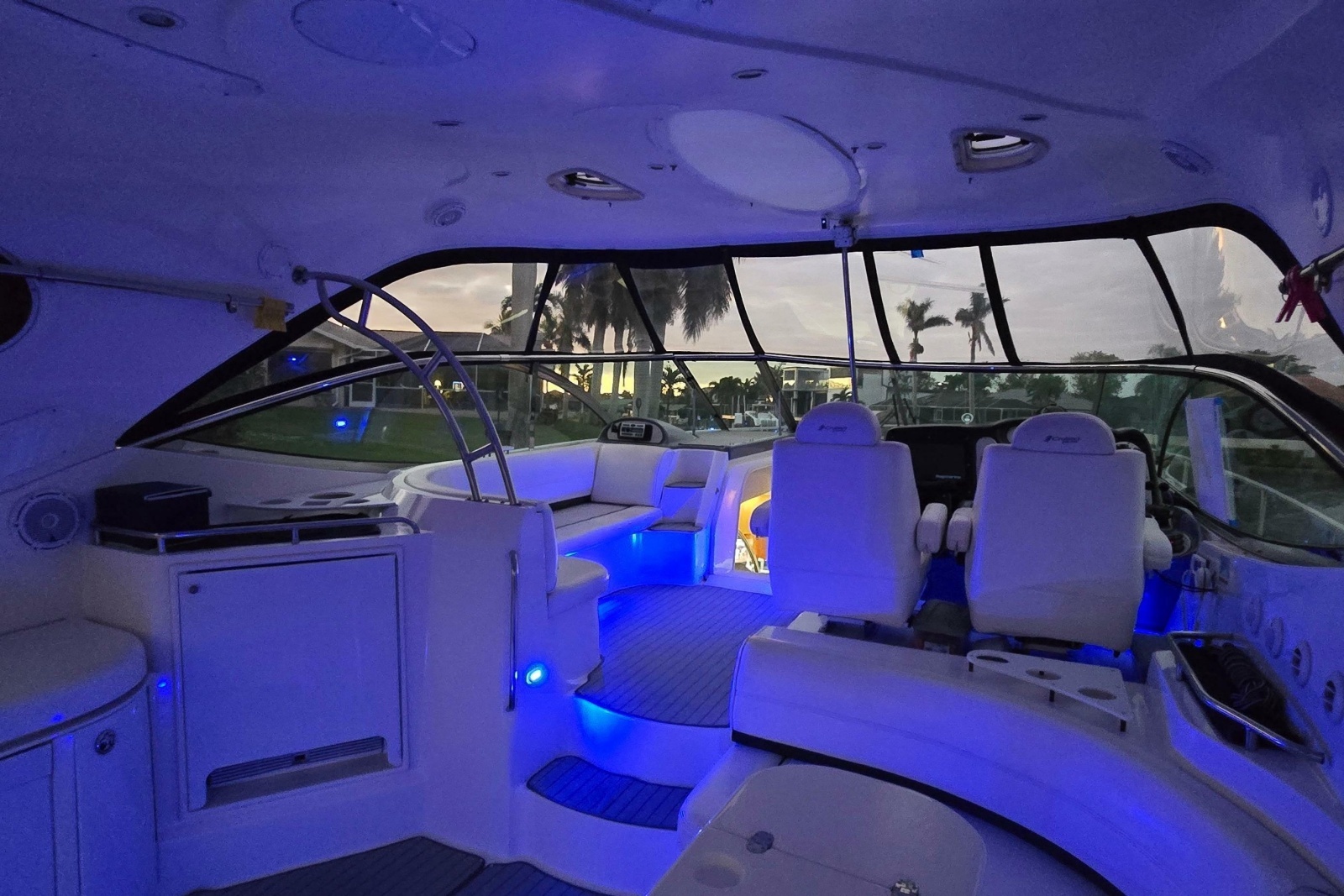 2006 Cruisers Yachts 520 Express