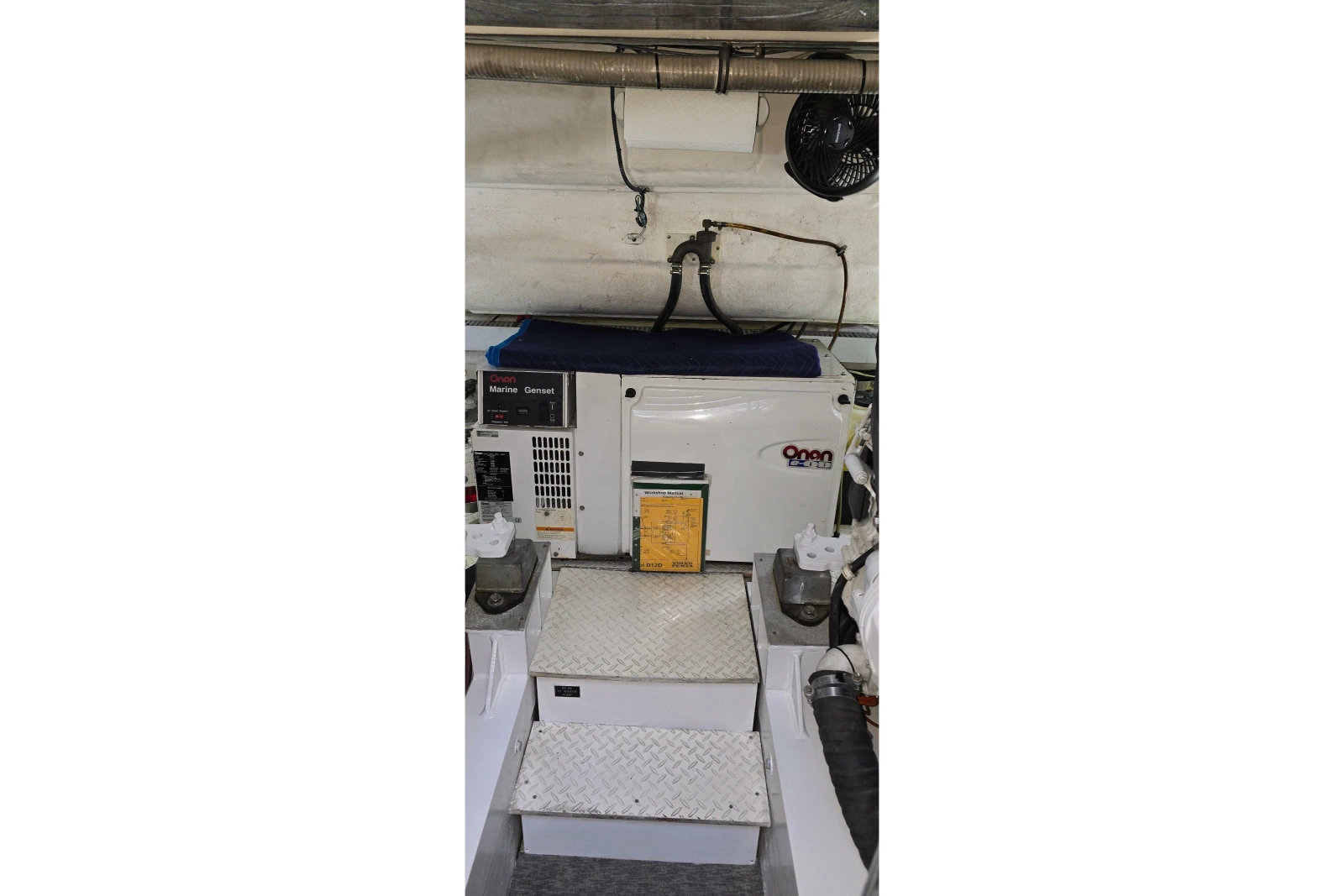 2006 Cruisers Yachts 520 Express