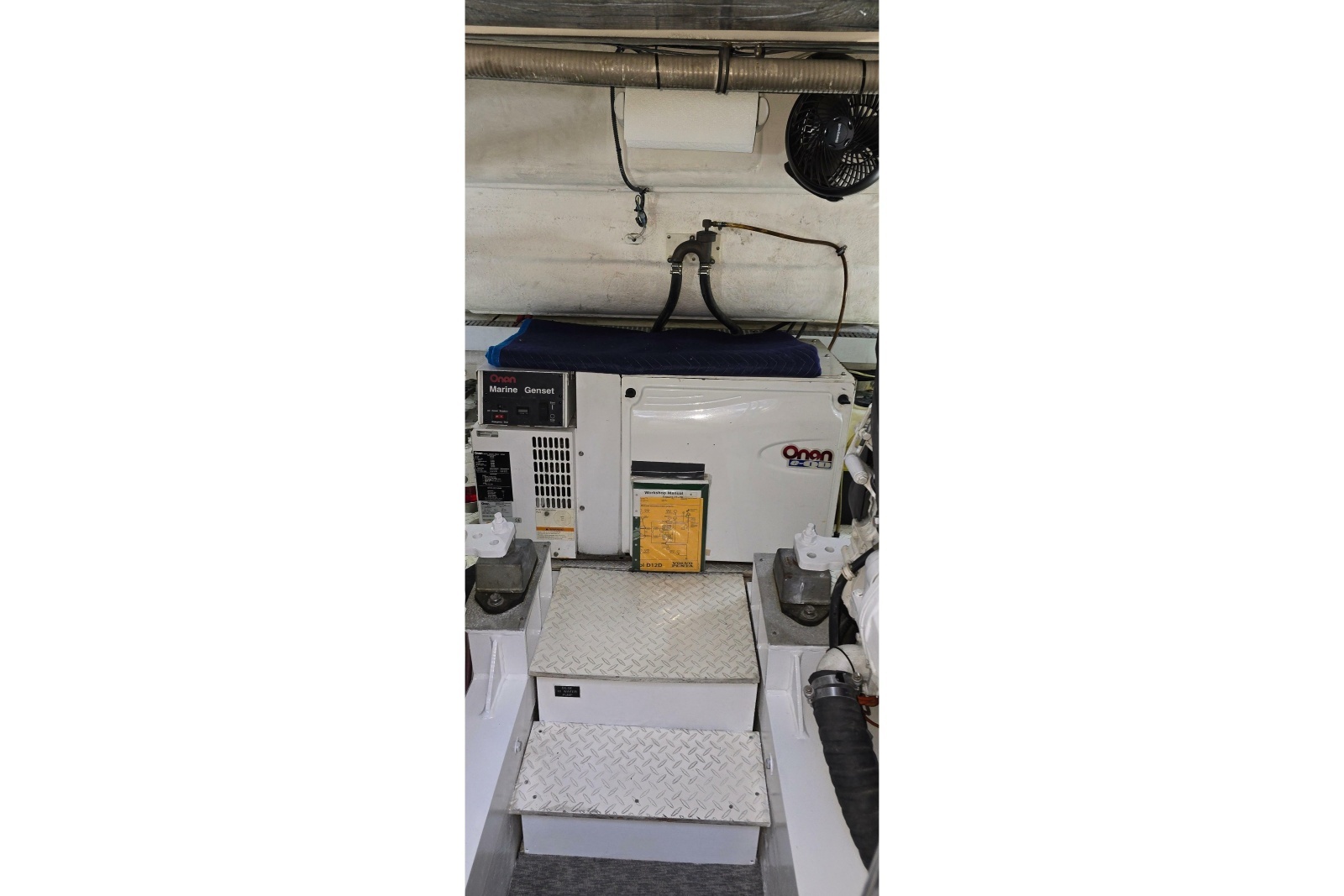 2006 Cruisers Yachts 520 Express