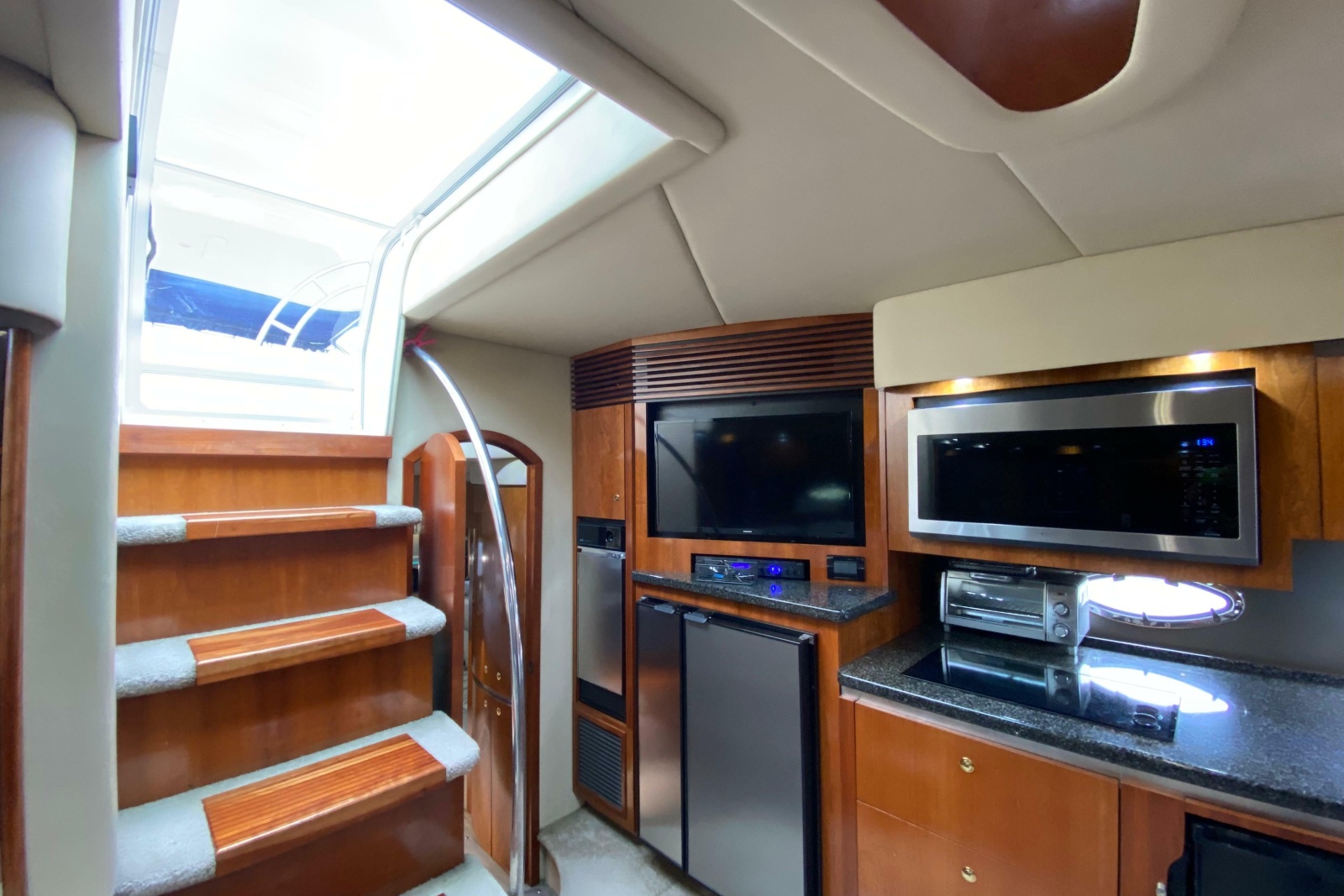 2006 Cruisers Yachts 520 Express