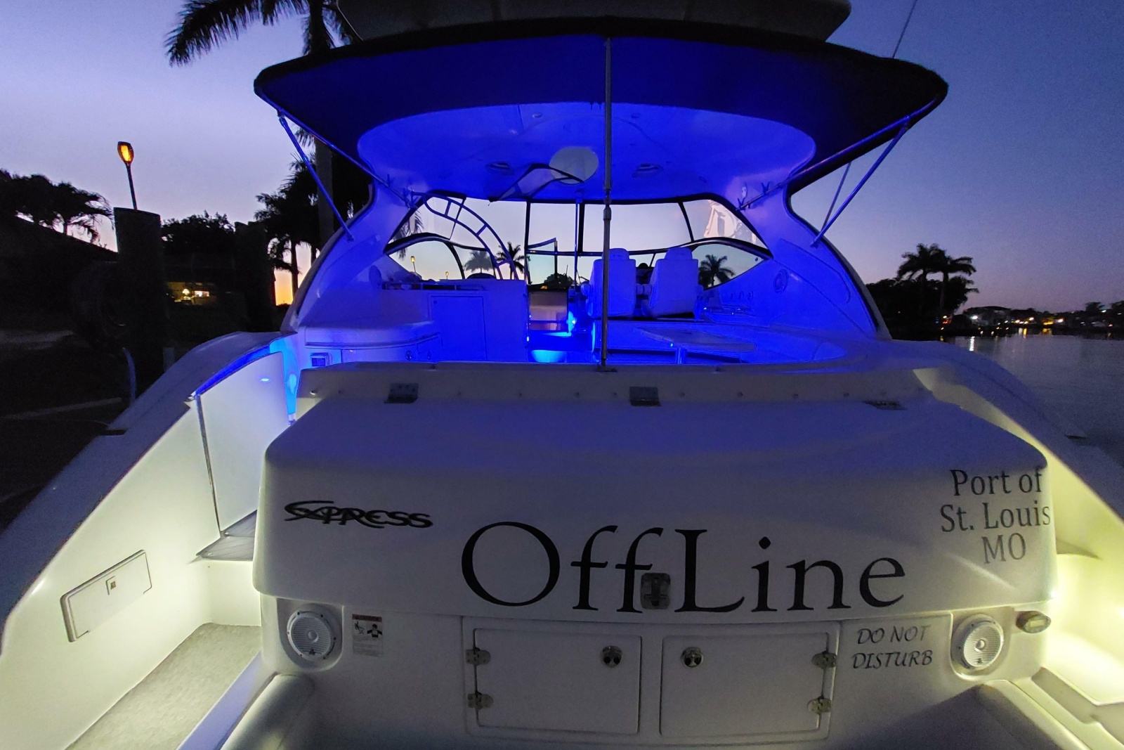 2006 Cruisers Yachts 520 Express