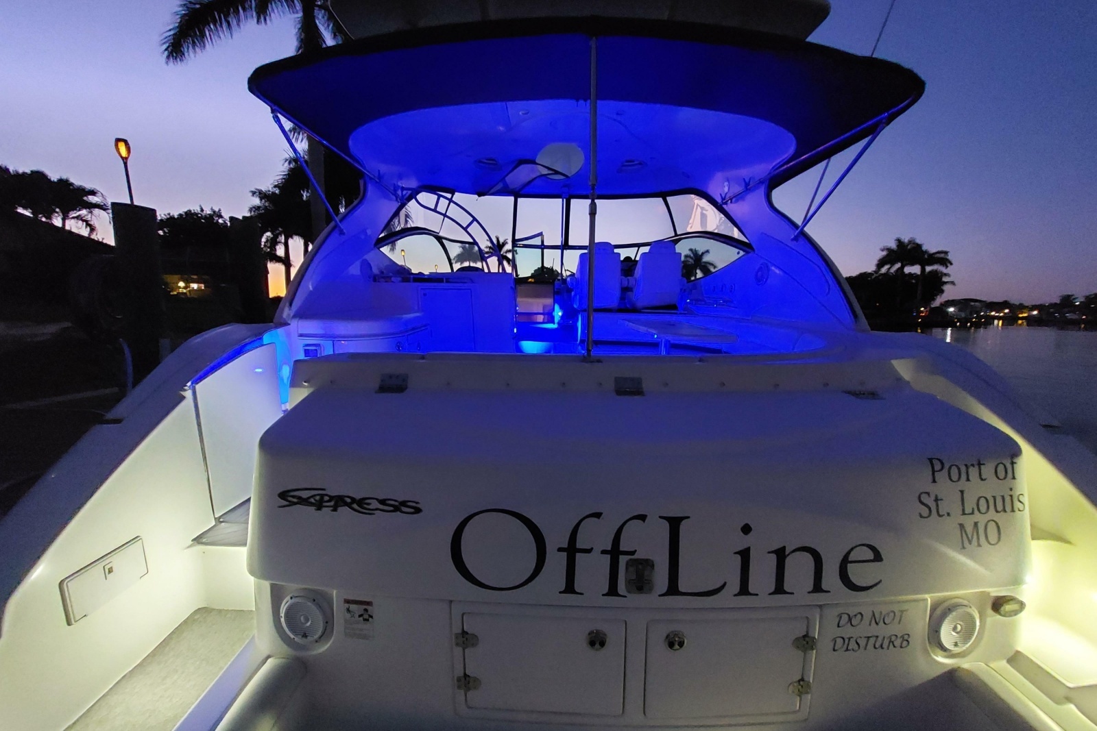 2006 Cruisers Yachts 520 Express