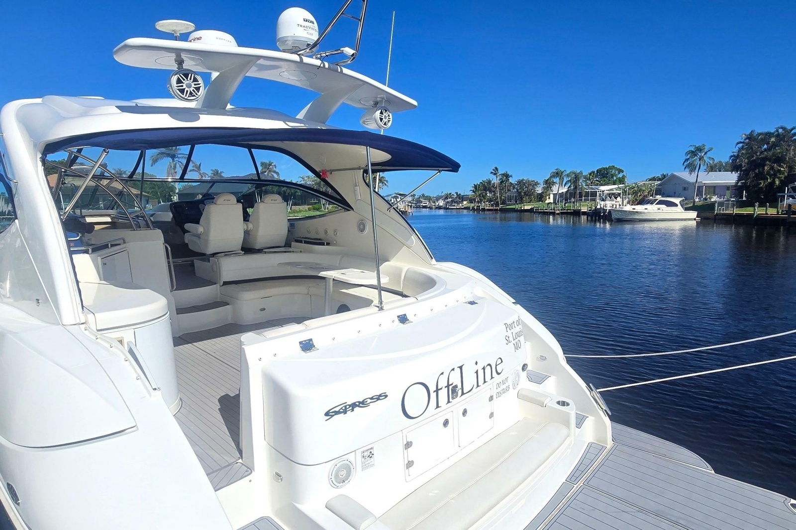 2006 Cruisers Yachts 520 Express