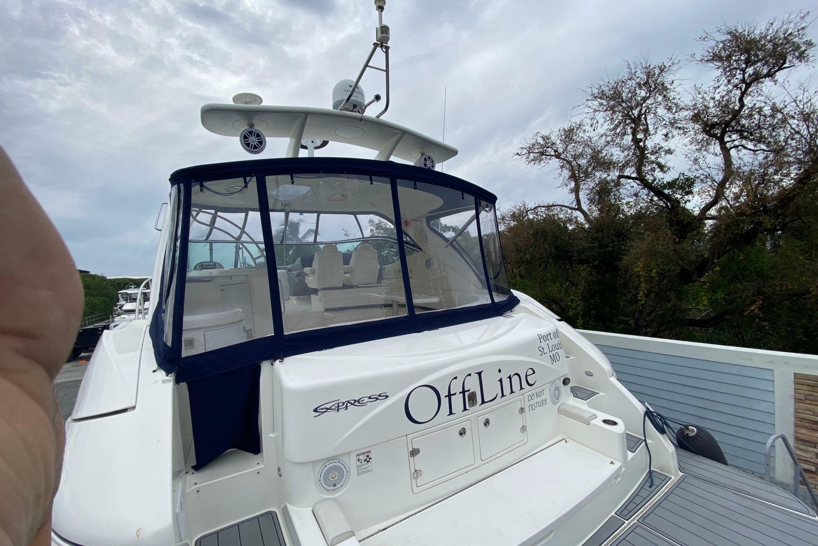 2006 Cruisers Yachts 520 Express