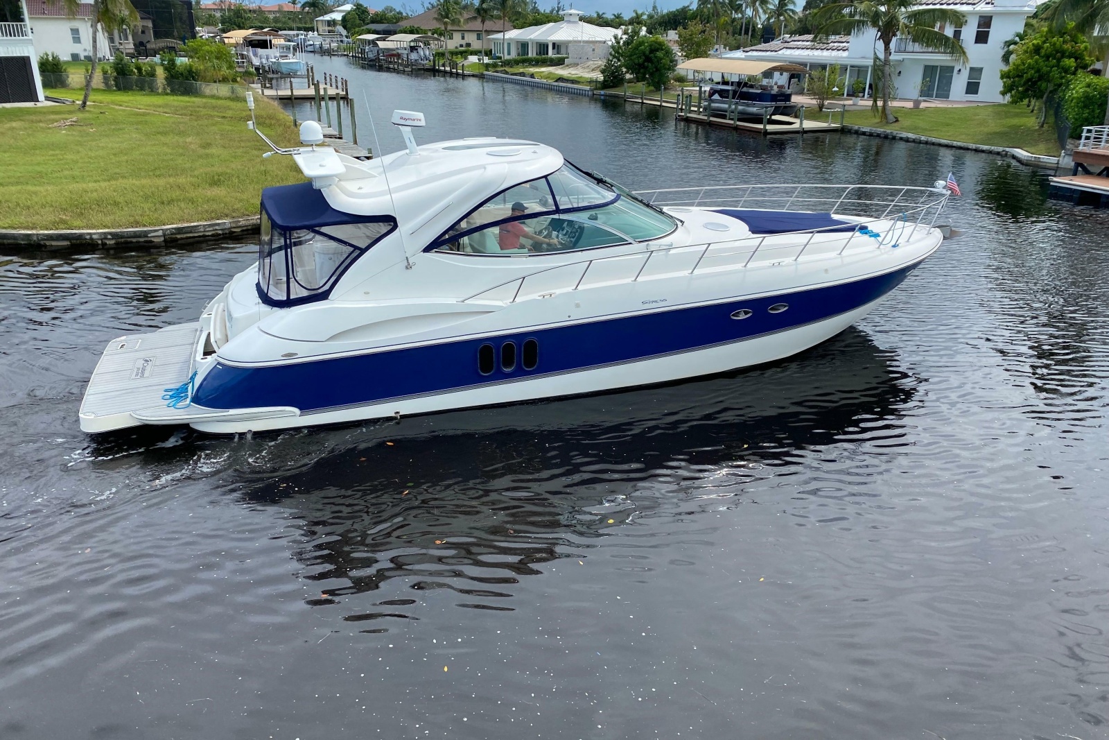 2006 Cruisers Yachts 520 Express
