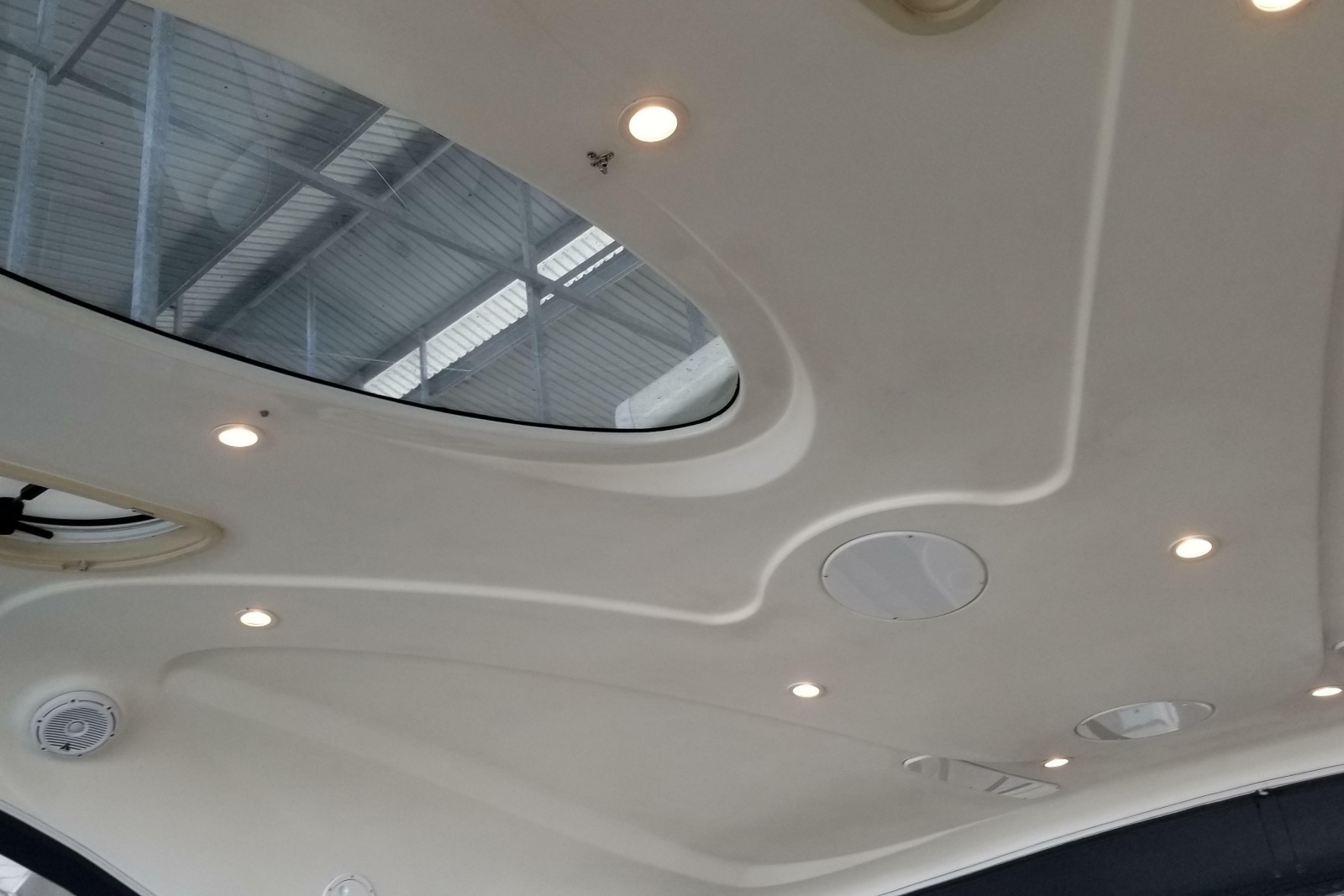 2006 Cruisers Yachts 520 Express