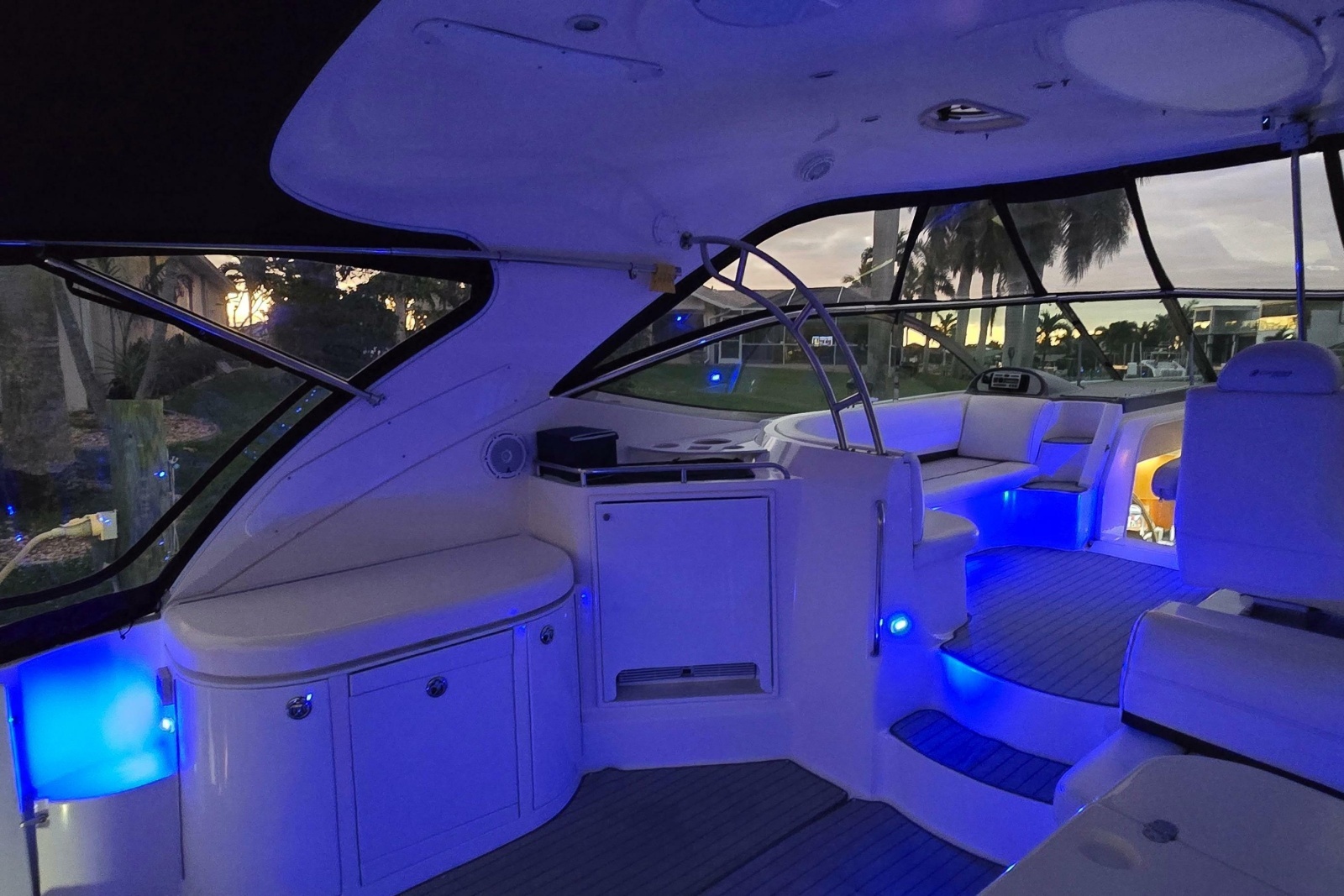 2006 Cruisers Yachts 520 Express