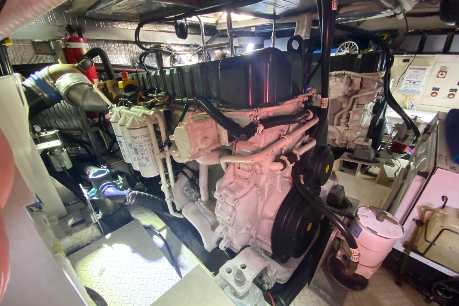 2006 Cruisers Yachts 520 Express