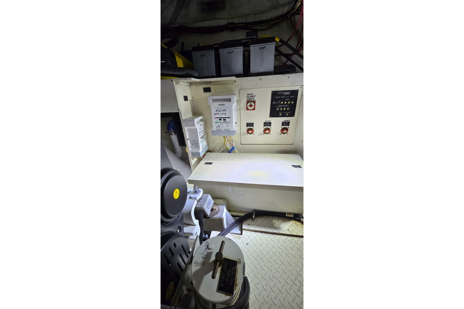 2006 Cruisers Yachts 520 Express