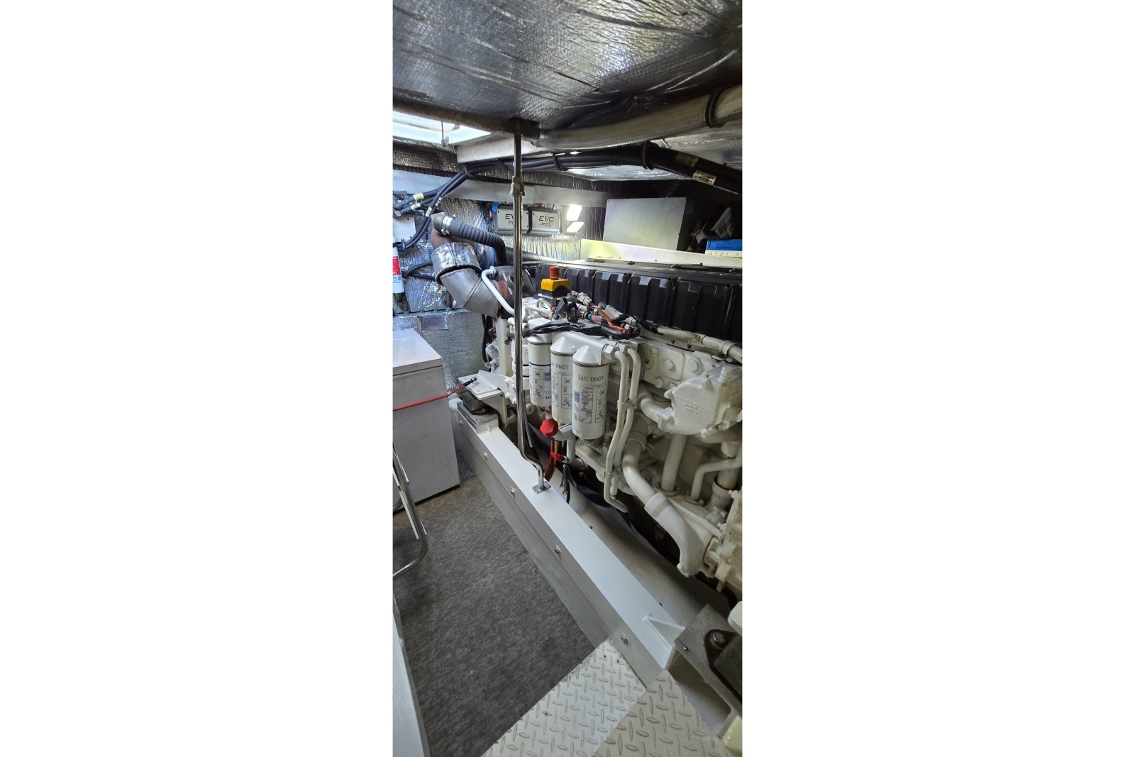 2006 Cruisers Yachts 520 Express