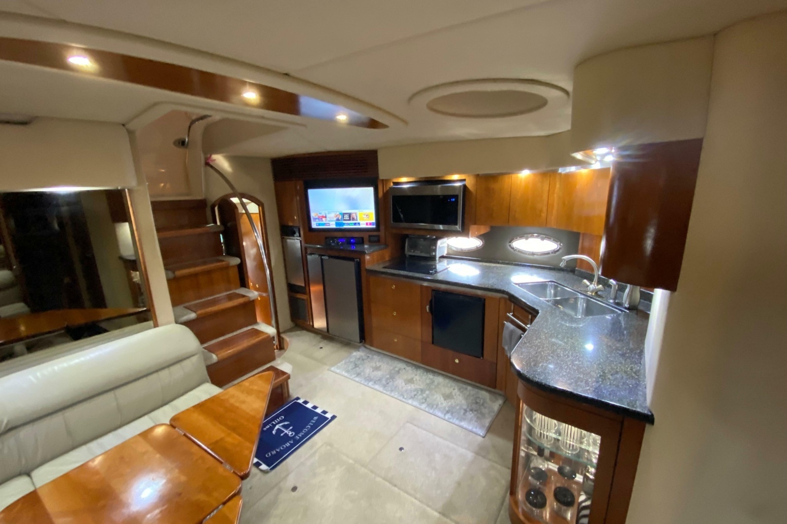 2006 Cruisers Yachts 520 Express