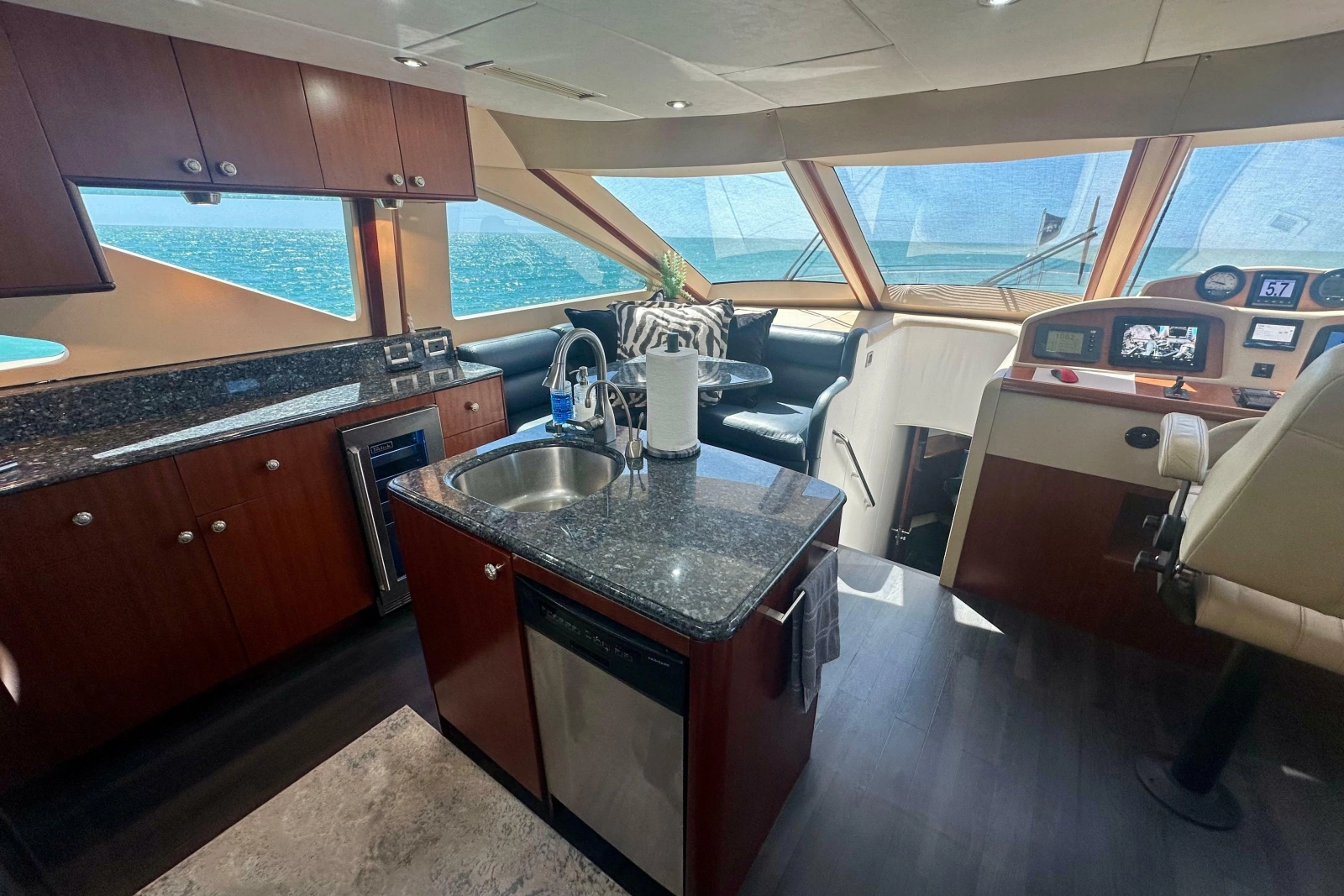 2006 Lazzara Yachts 68 Motoryacht