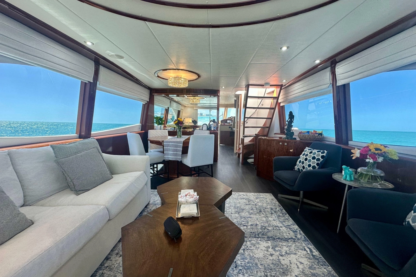 2006 Lazzara Yachts 68 Motoryacht