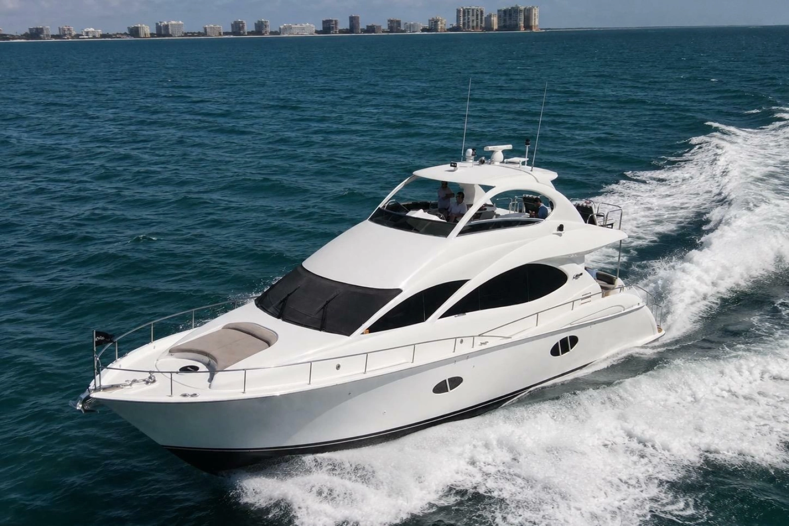 2006 Lazzara Yachts 68 Motoryacht