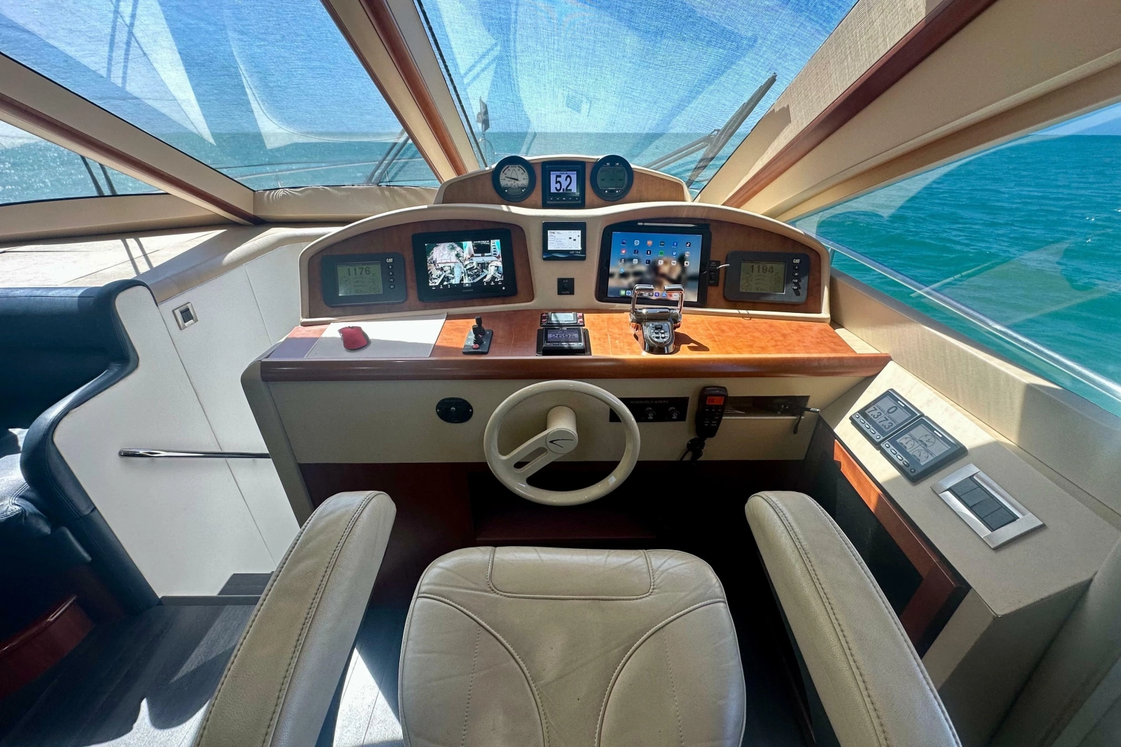 2006 Lazzara Yachts 68 Motoryacht