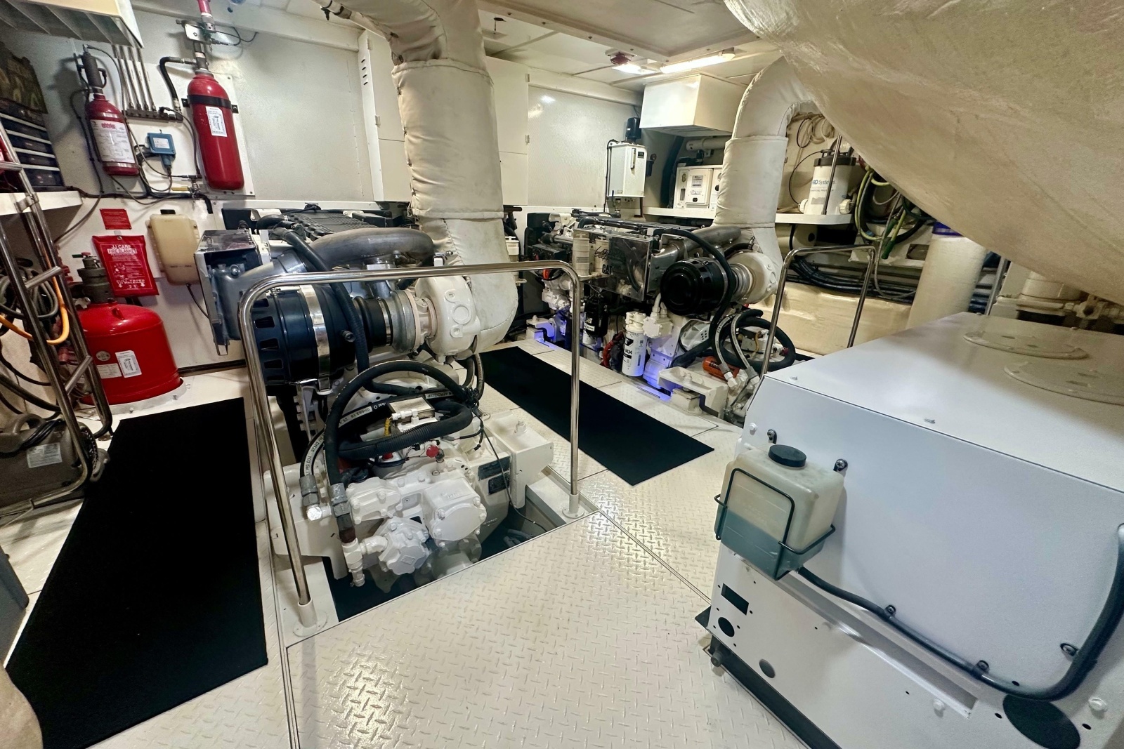2006 Lazzara Yachts 68 Motoryacht