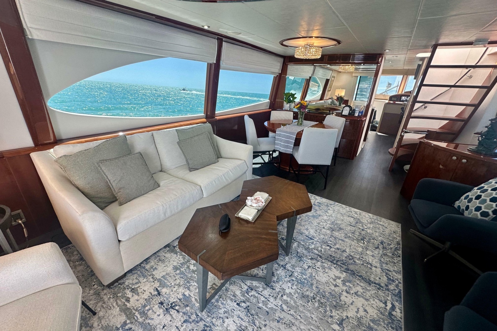2006 Lazzara Yachts 68 Motoryacht