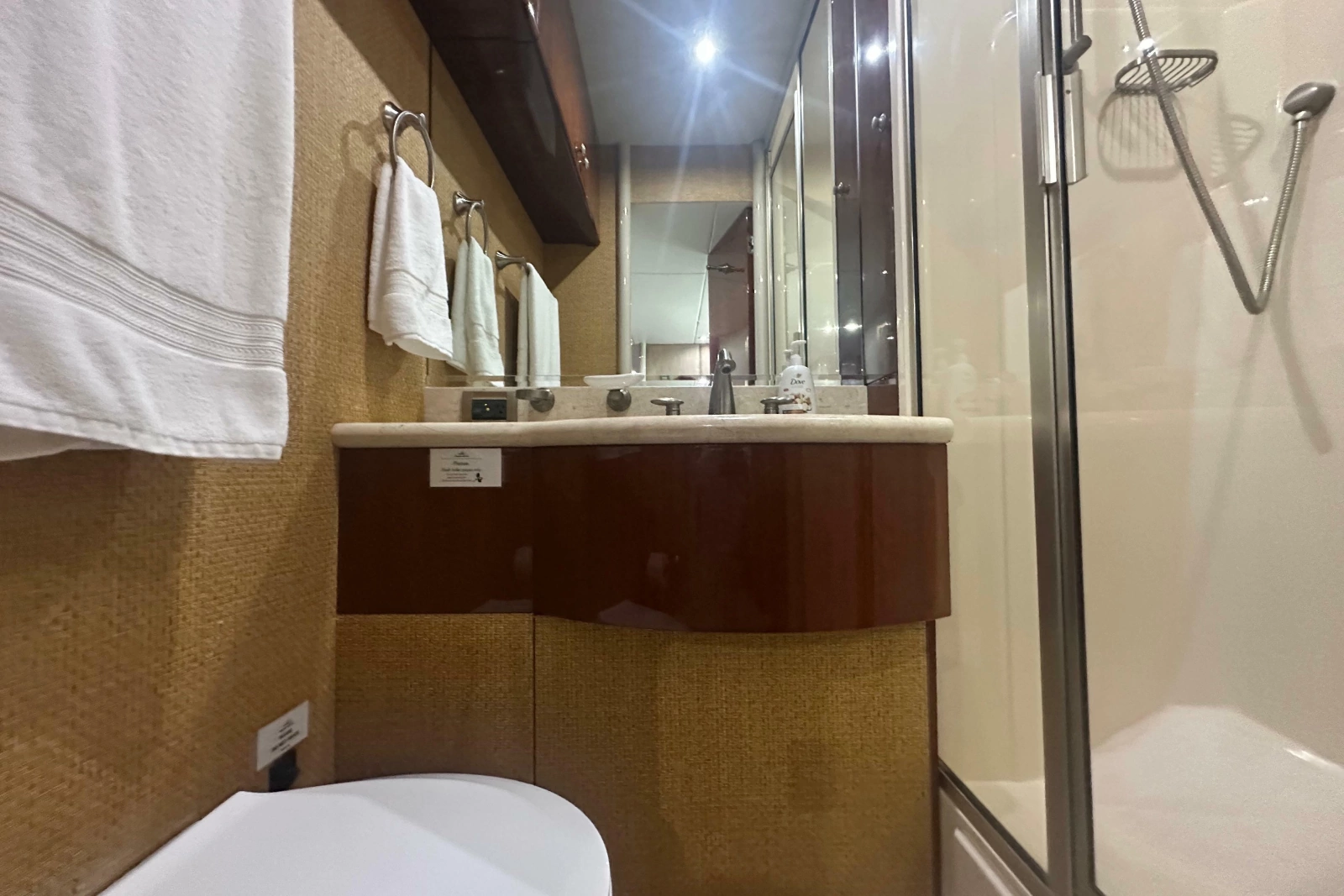 2006 Lazzara Yachts 68 Motoryacht