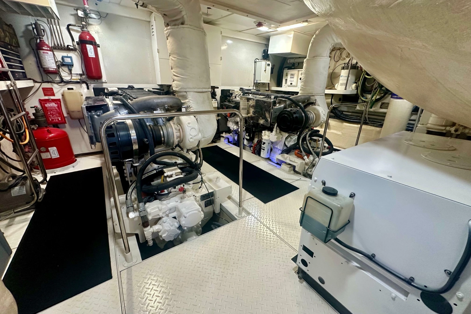 2006 Lazzara Yachts 68 Motoryacht