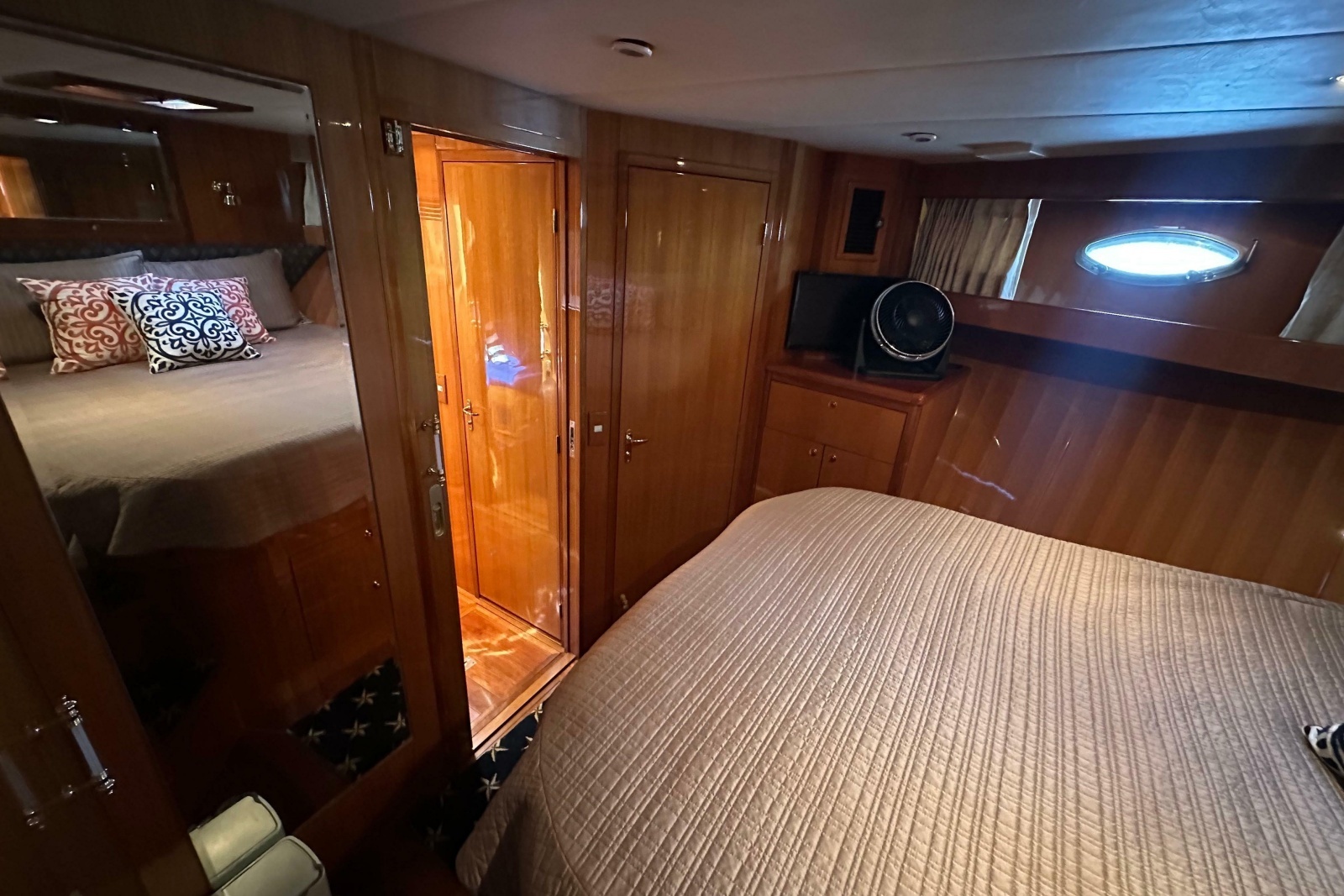 2005 Jefferson Pilothouse 63