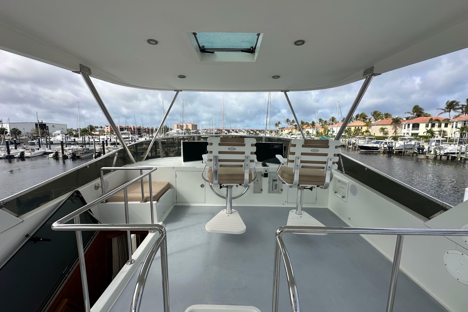 2005 Jefferson Pilothouse 63