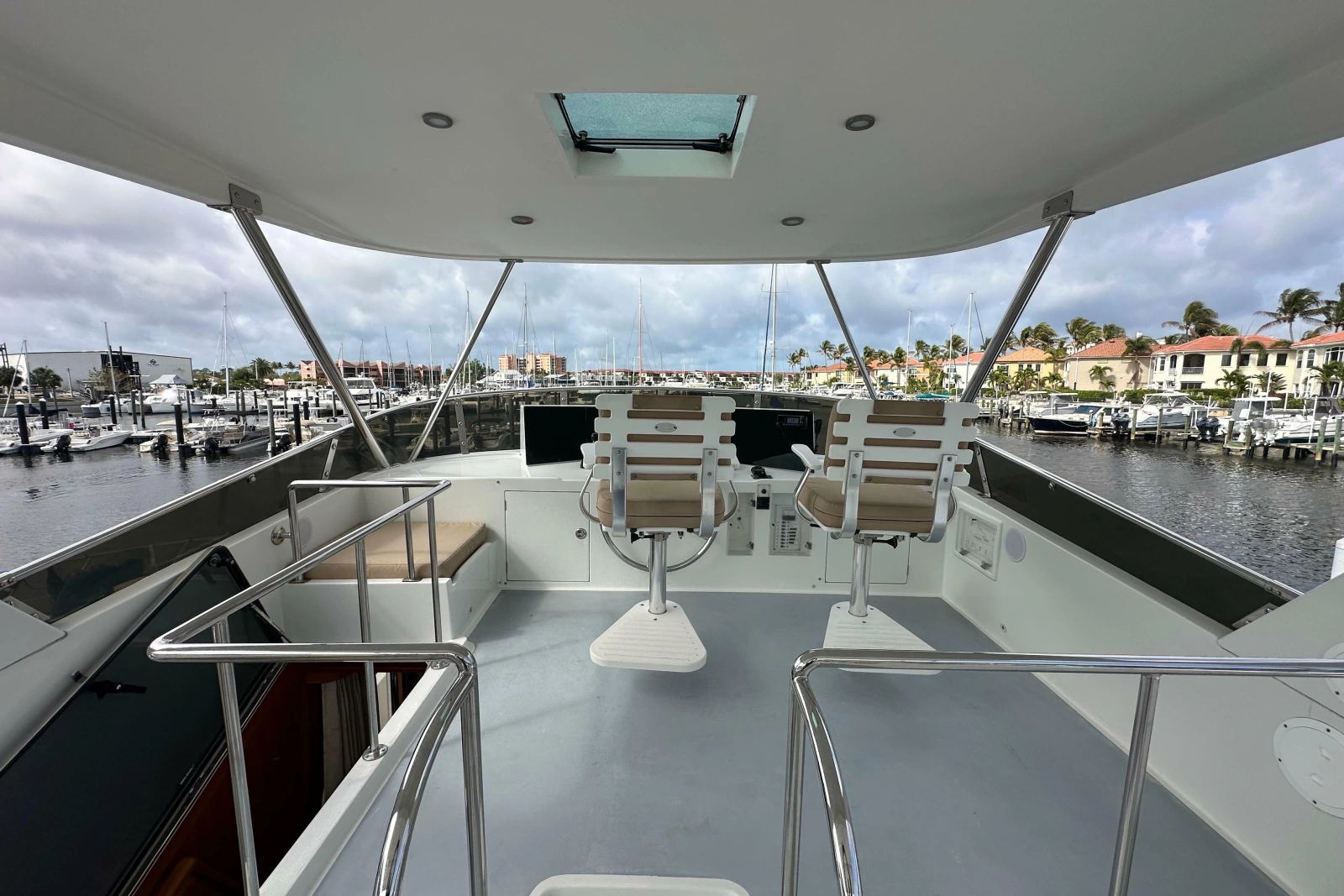 2005 Jefferson Pilothouse 63