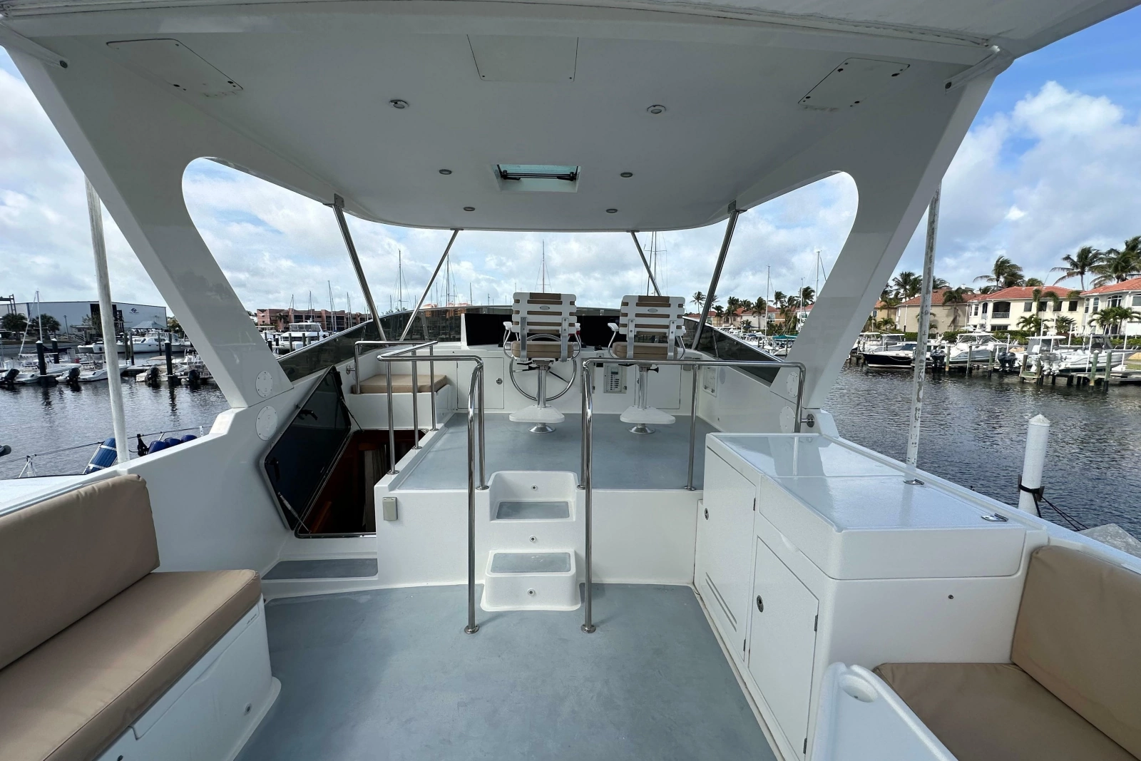 2005 Jefferson Pilothouse 63