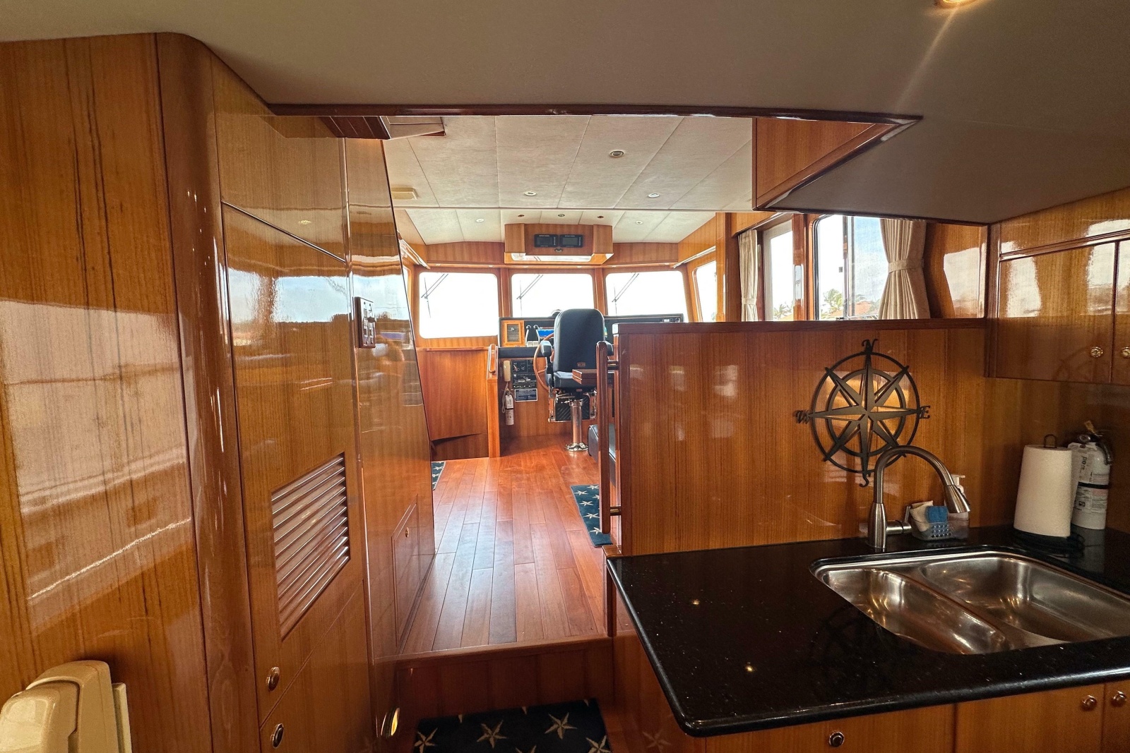 2005 Jefferson Pilothouse 63